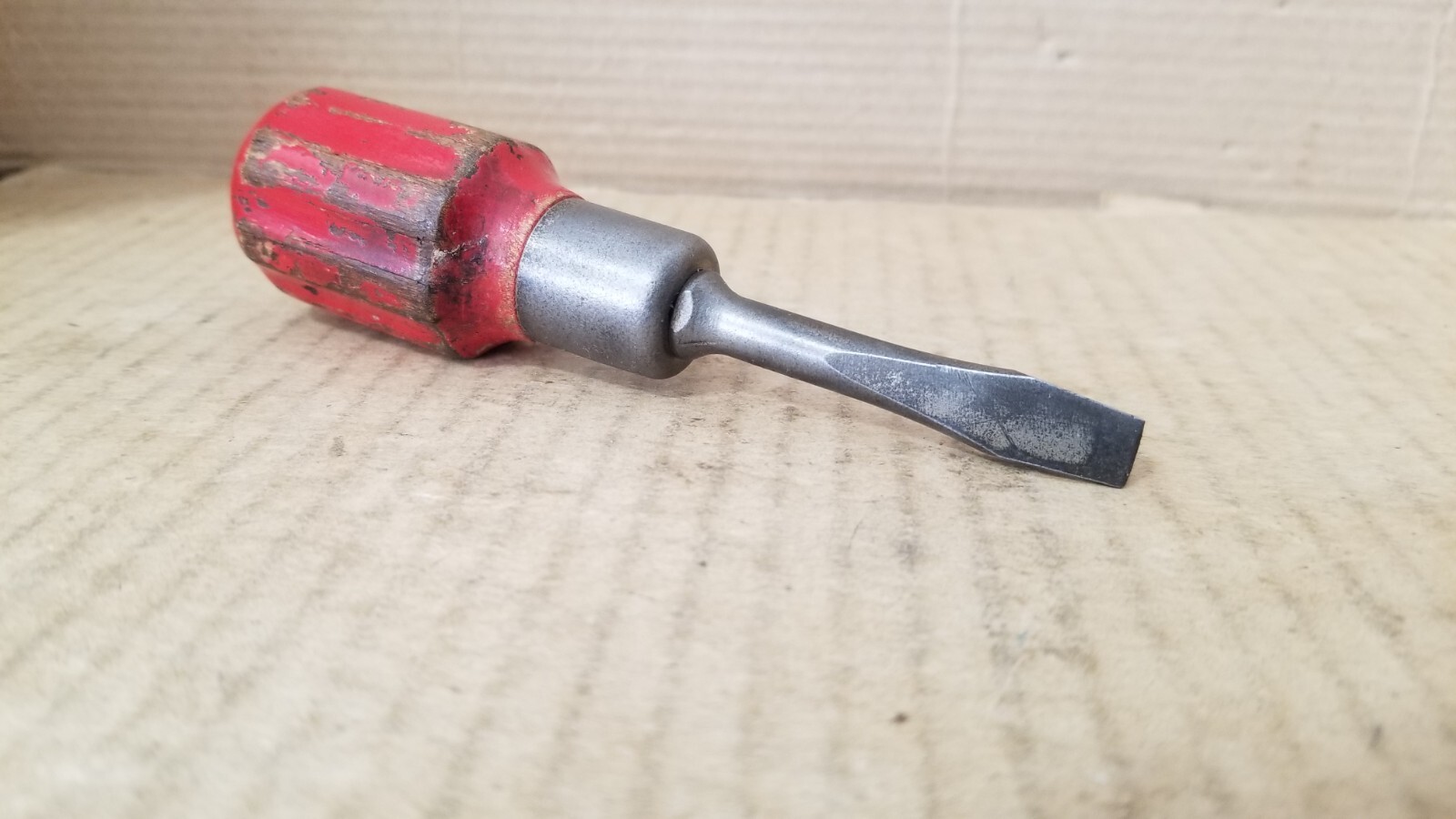 Vintage Red Wood Handle Stubby Flat/Slotted Screwdriver , VGC