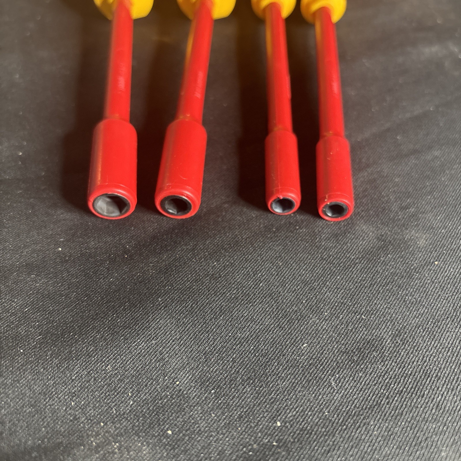 Wiha 7pc Insulated Screwdriver Set Random Drivers See Photos and Description