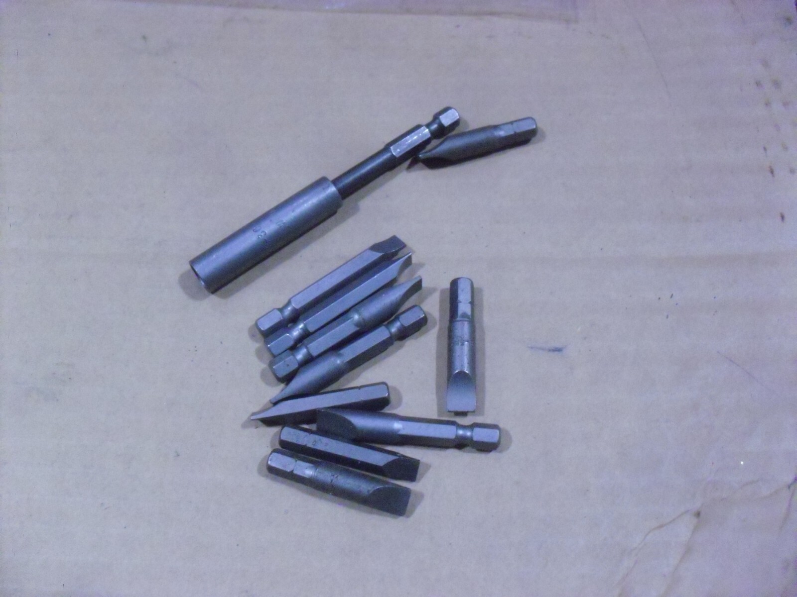 ELEVEN !! Assorted 1/4 Hex Slotted Driver Bits