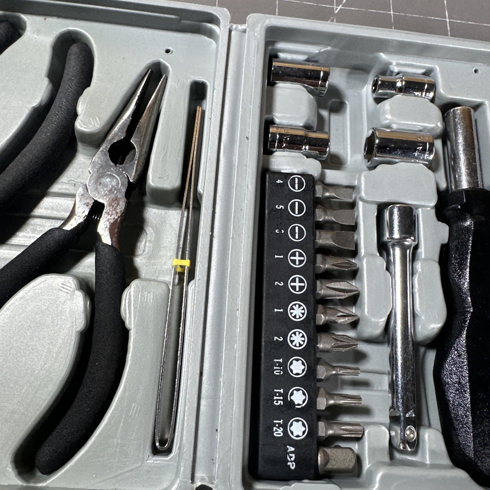 Precision Electronics Repair Tool Kit Screwdrivers Pliers Phone PC Set Taiwan