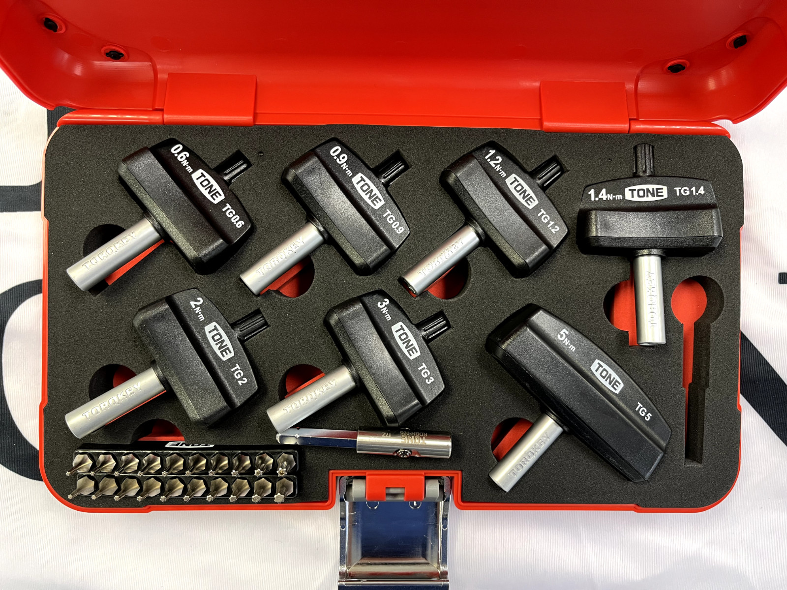 TONE TGS20 Torq Grip Set plus Magnetic Flashlight (LT04MGC)