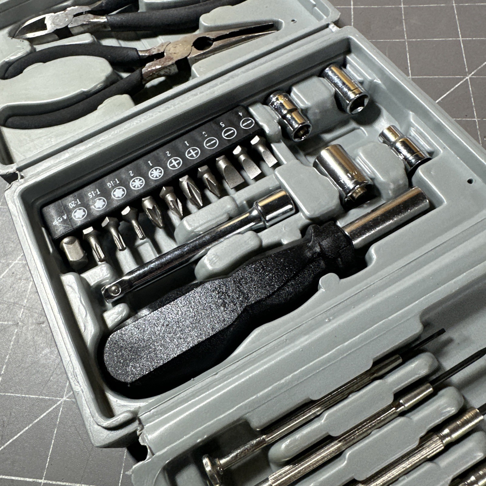 Precision Electronics Repair Tool Kit Screwdrivers Pliers Phone PC Set Taiwan