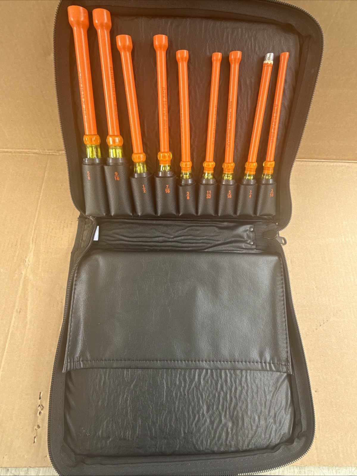 MINT Klein Tools 33534 Insulated Nut Driver Set 9-Piece 1000V Standard SAE 3/16