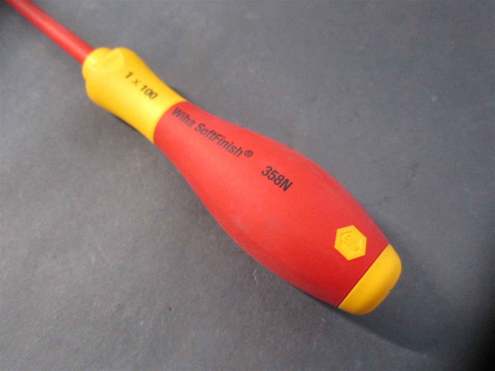 Wiha (35811) 358N #1 x 100mm SoftFinish Insulated Square Tip Drive Screwdriver
