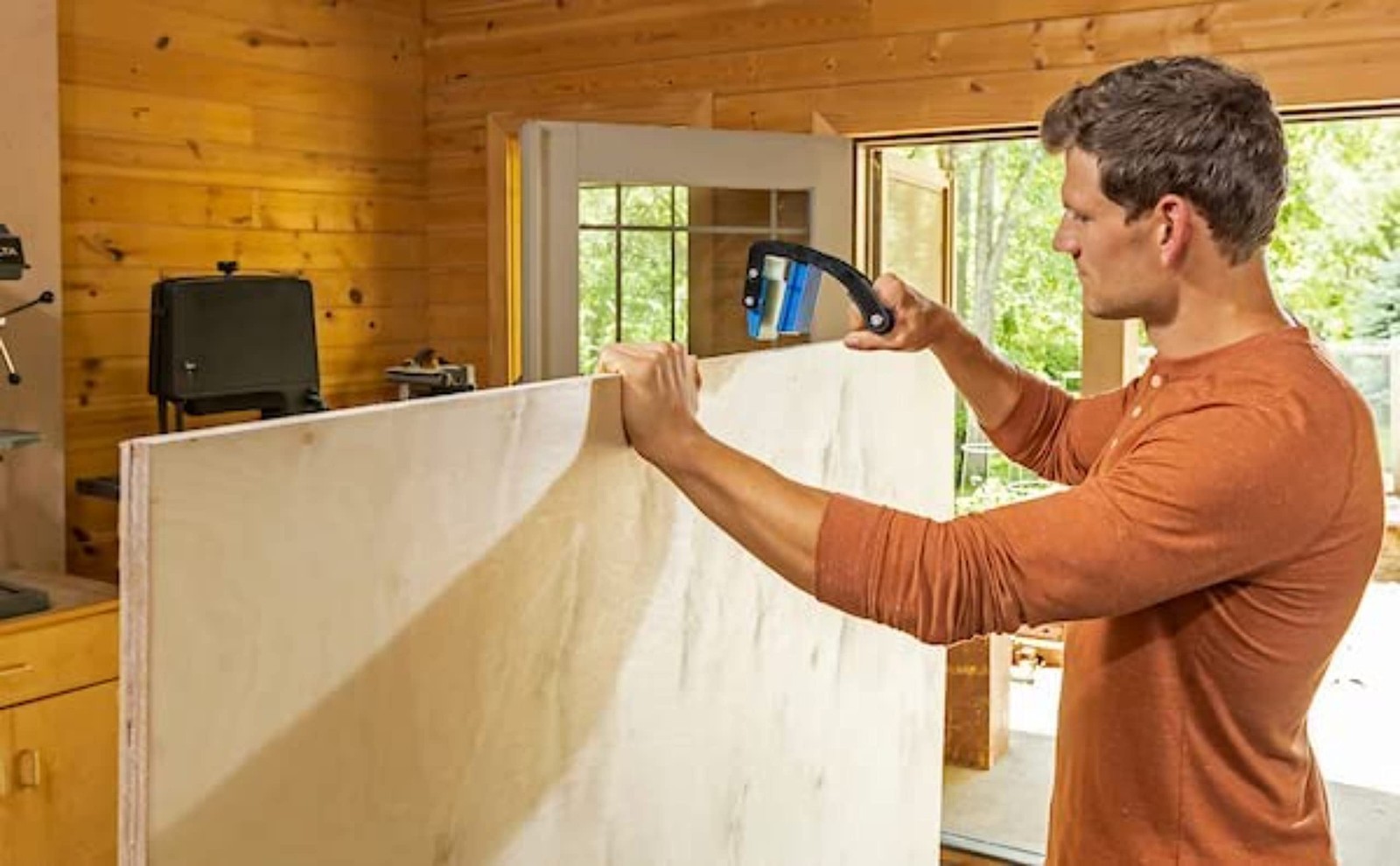 Ergonomic Plywood Carrier for Easy Transport of Large Panels – Woodworking Tool