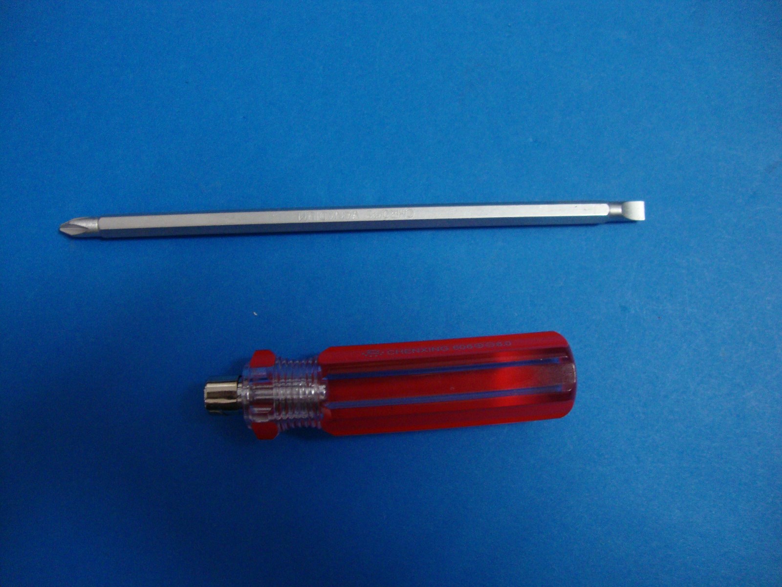 2-in-1 Reversible Blade Screwdriver with Phillips/Flat
