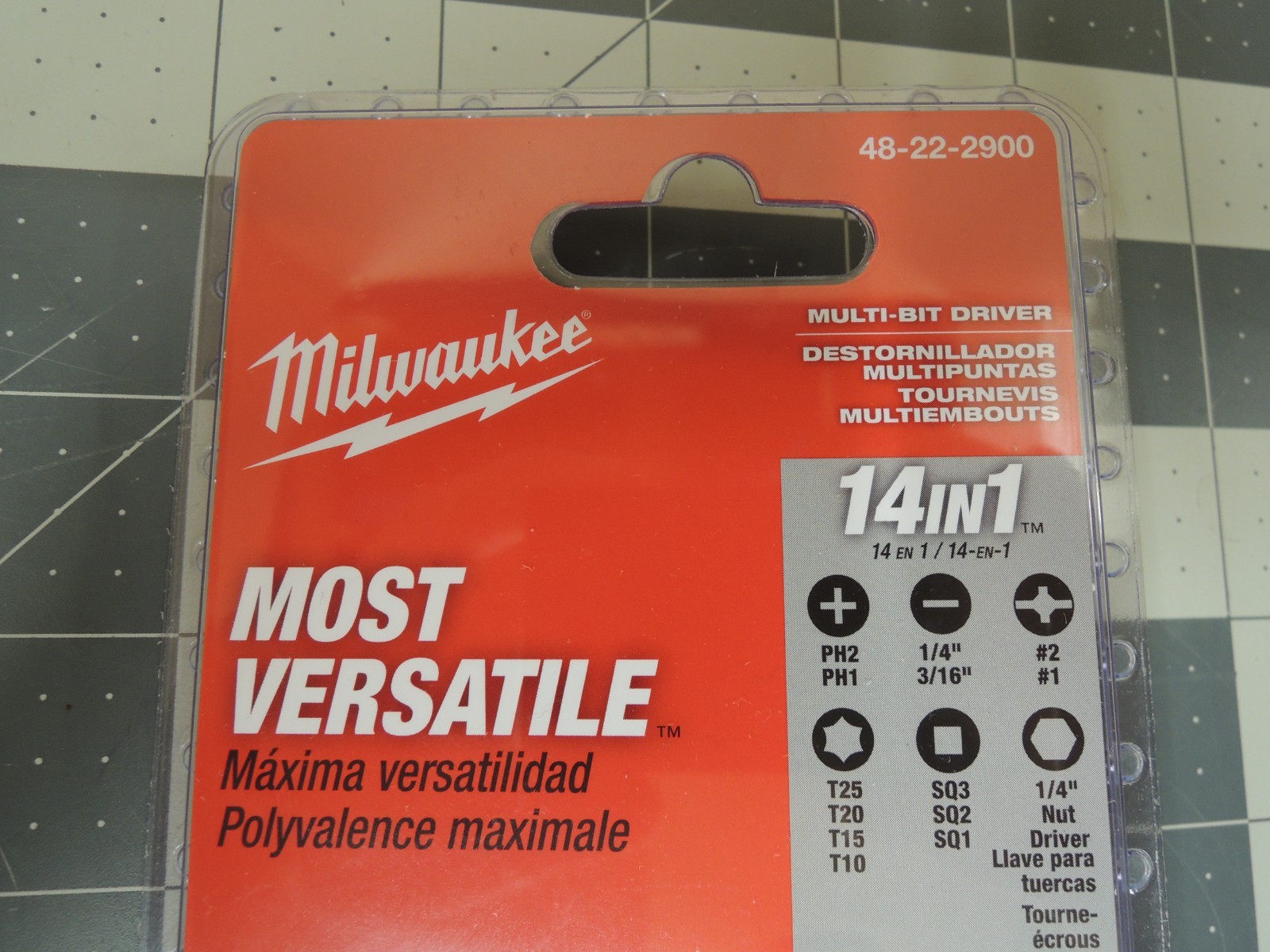 Milwaukee 14-in-1 Multi-Bit Screwdriver, 14 Drive Types, Model# 48-22-2900 – NEW