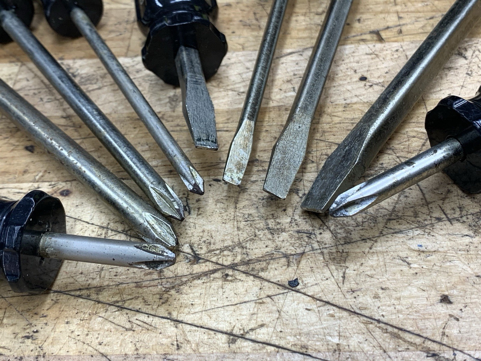19pc 1984 Chrysler Gold Tool Award MTSC Screwdrivers, Nut Drivers USA