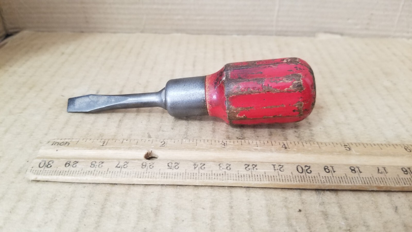 Vintage Red Wood Handle Stubby Flat/Slotted Screwdriver , VGC