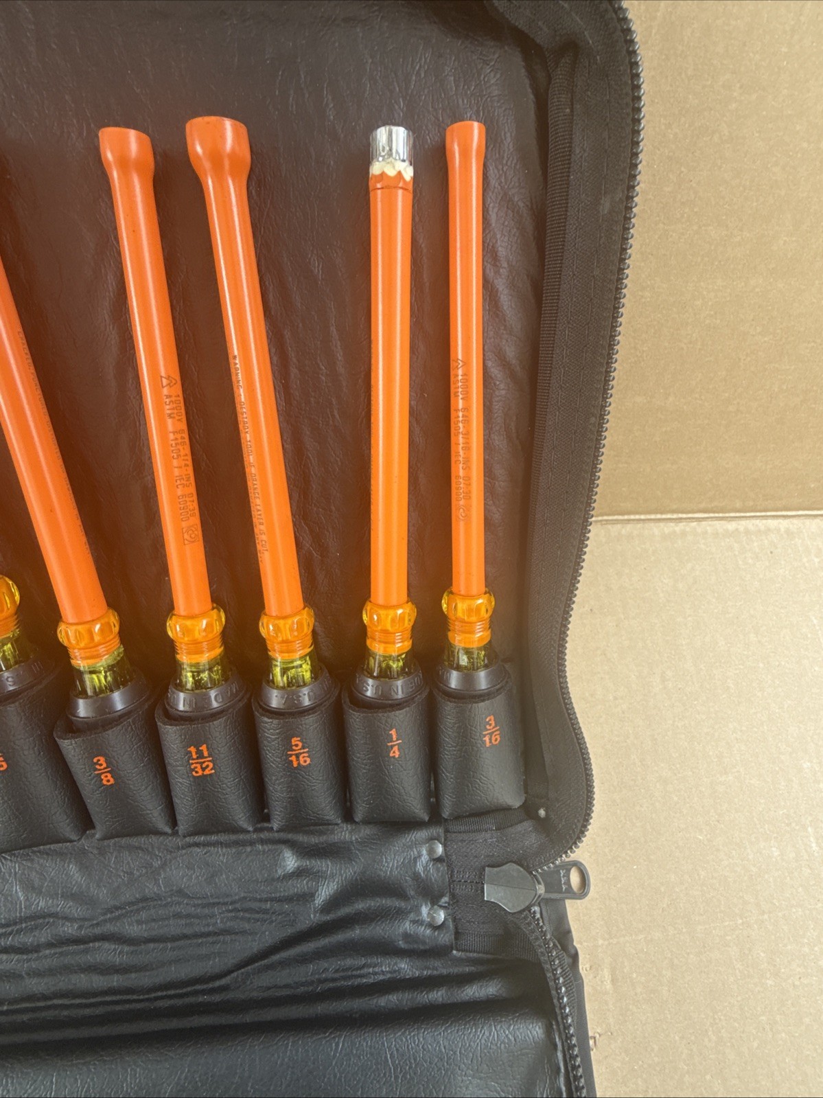 MINT Klein Tools 33534 Insulated Nut Driver Set 9-Piece 1000V Standard SAE 3/16