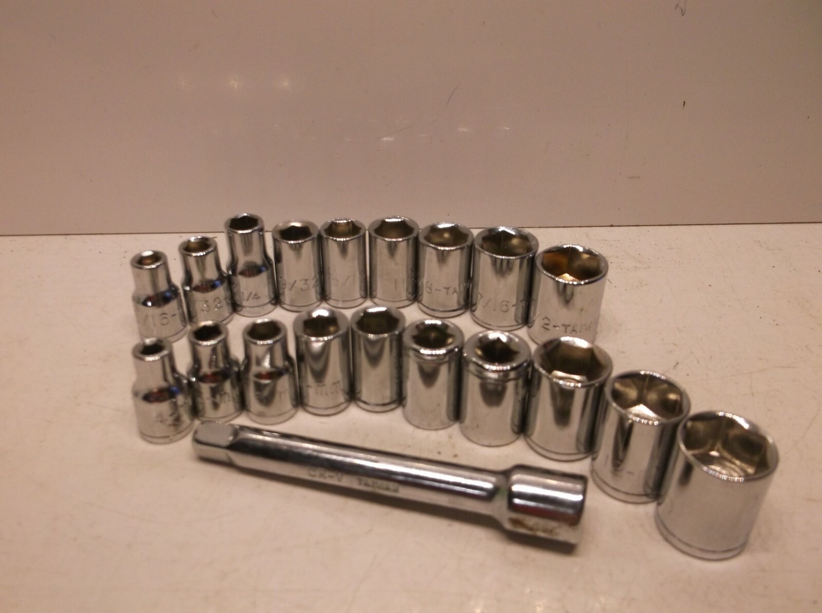 Taiwan 1/4″ Socket Set 3/16 – 1/2″ / 4 mm – 13 mm & 3″ Extension