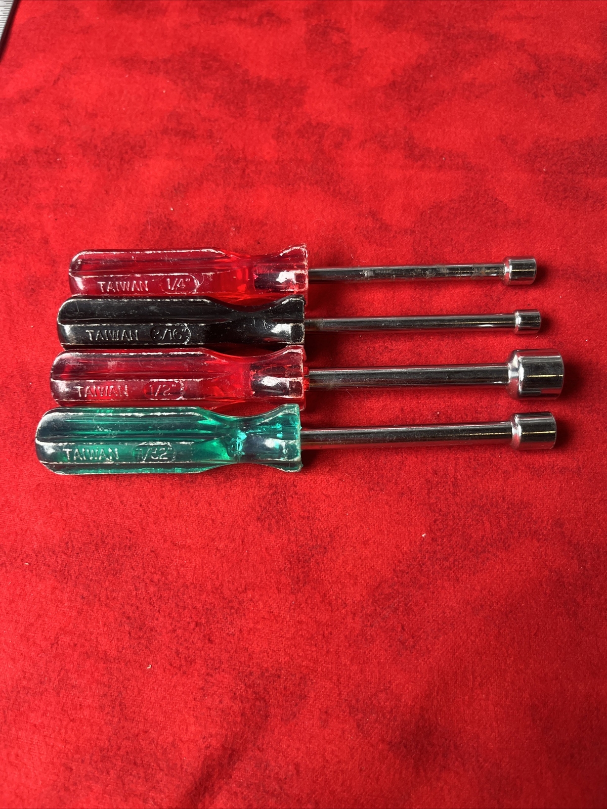 VINTAGE SET OF 4 NUTDRIVERS – MADE IN TAIWAN (1/4, 1/2, 3/16, & 11/32″) (t71)