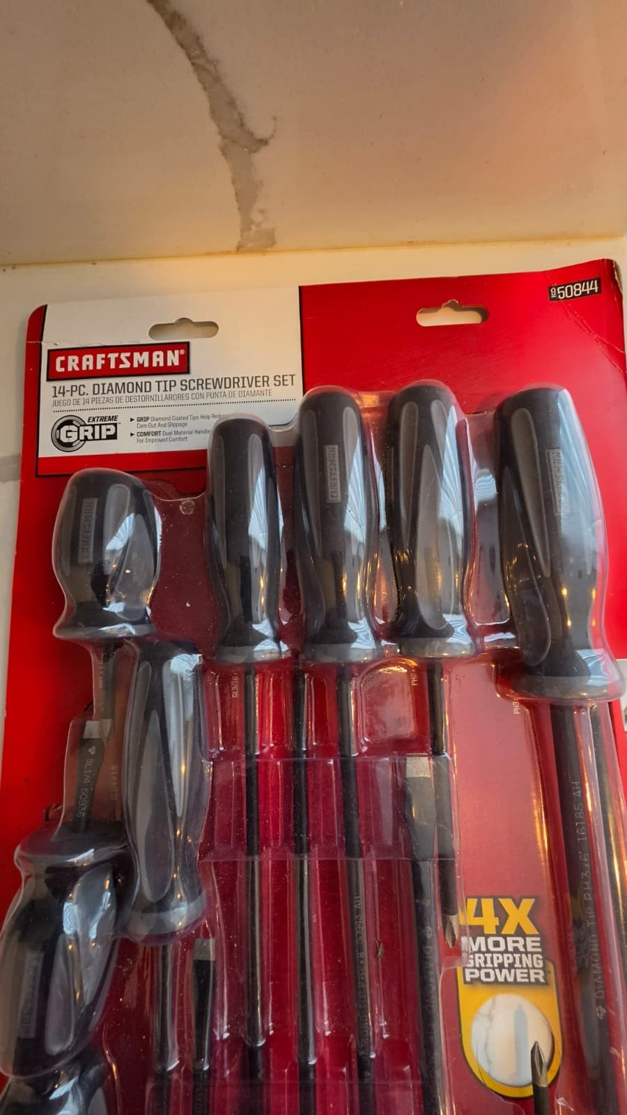 BRAND NEW Craftsman Extreme Grip 14-piece Diamond Tip Screwdriver Set