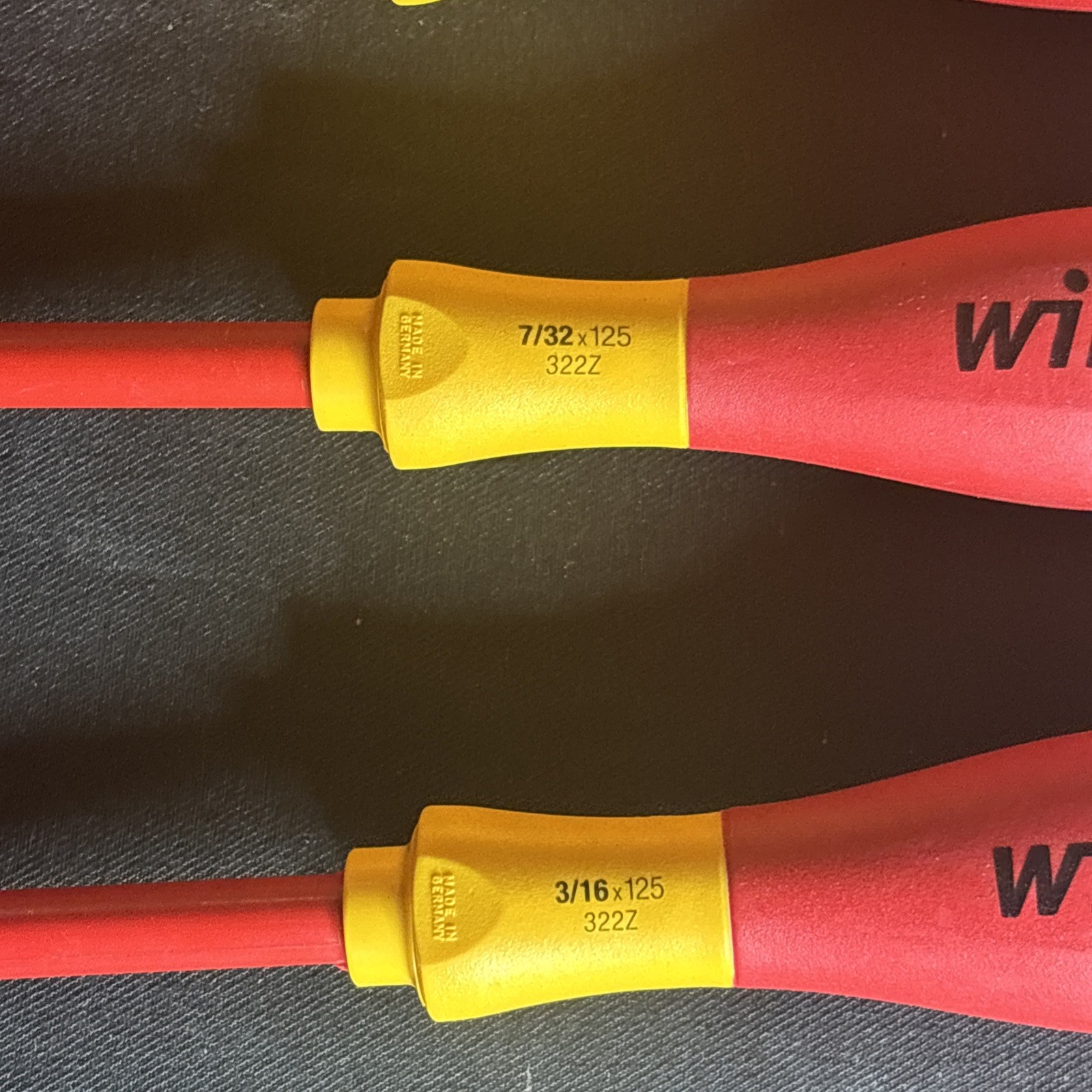 Wiha 4pc Insulated Screwdriver Set Random Drivers See Photos and Description