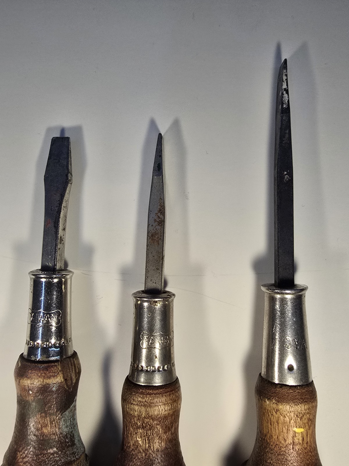 Vintage Mac Tools & Taiwan Wood Handle Screwdriver Set Lot Of 3 Flathead Slotted