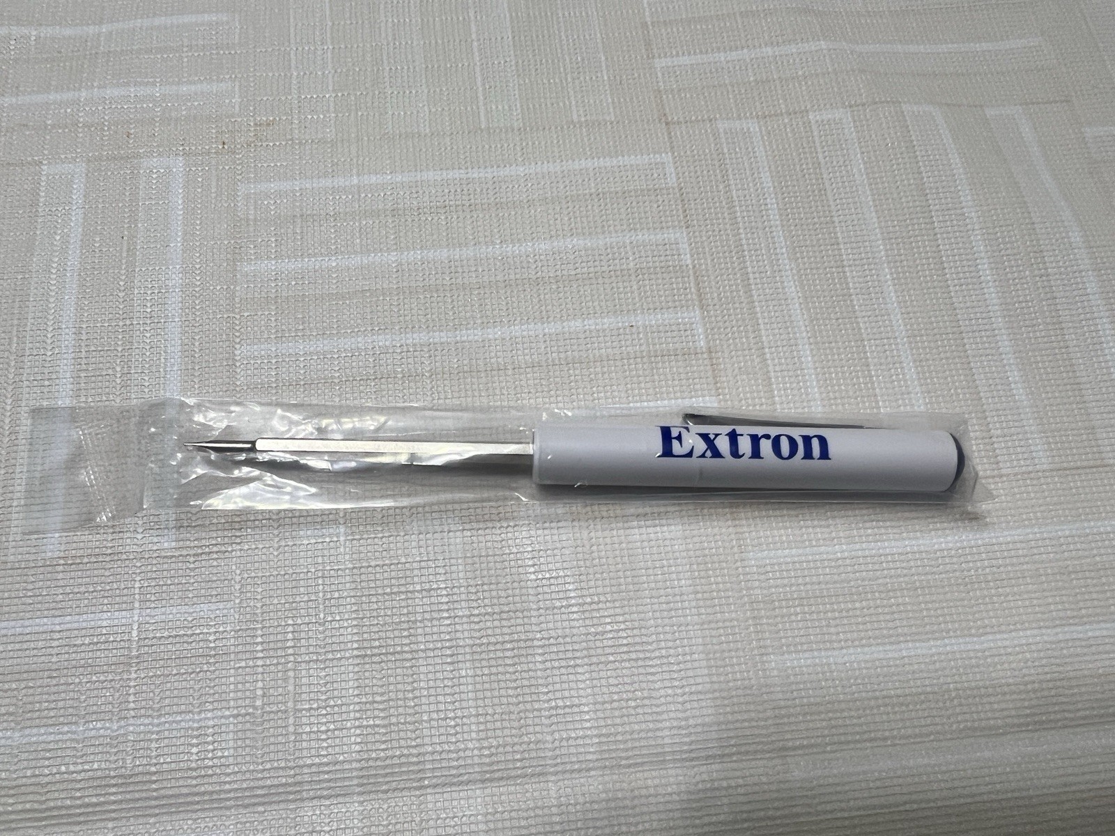 Extron Electronic 2 in 1 Pocket Clip on Screwdriver “THE TWEEKER” Very Handy!