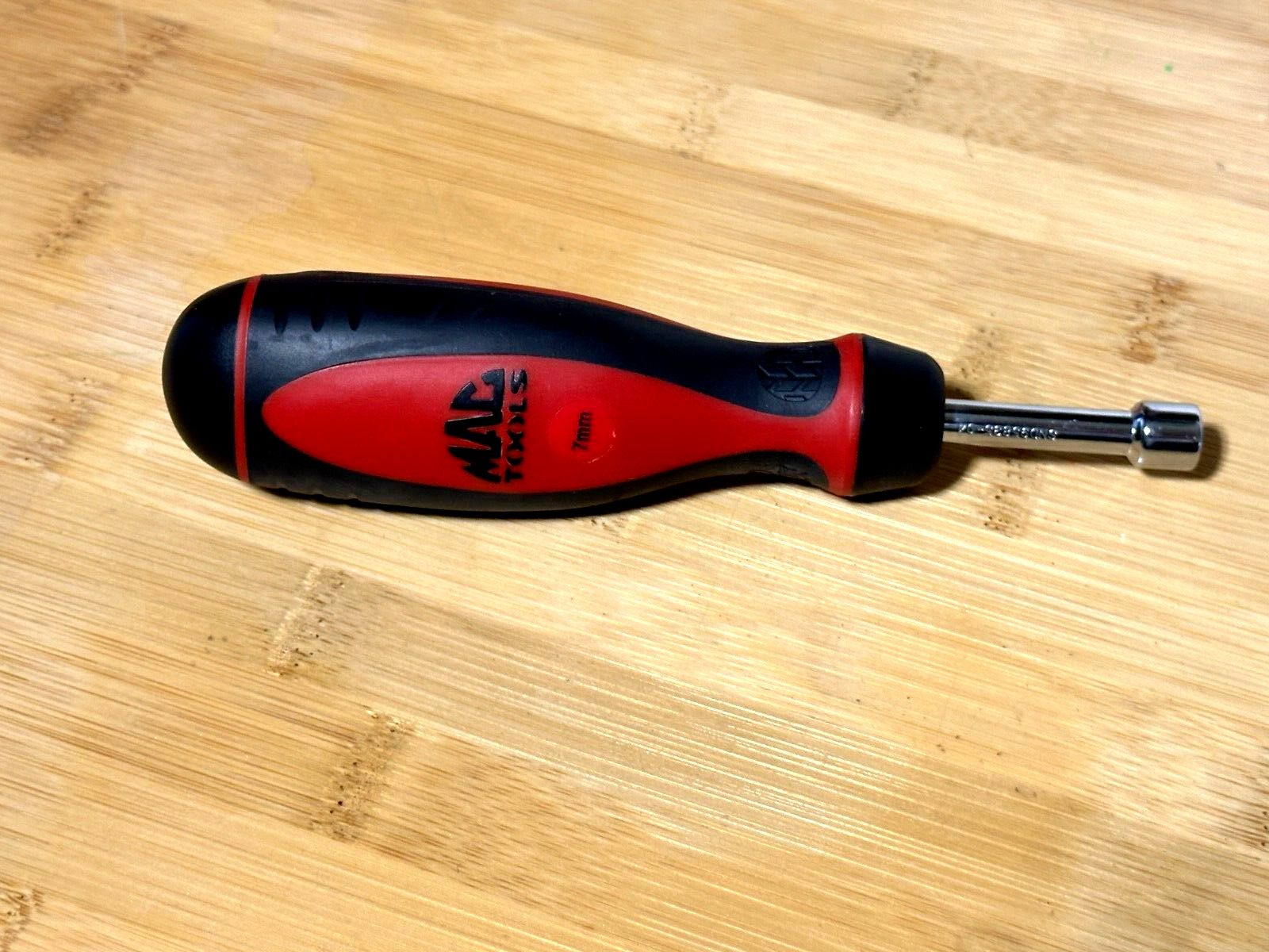 New Mac Tools Nut Driver Heavy Duty – METRIC-Size 7mm – Red/Black Hand Tools