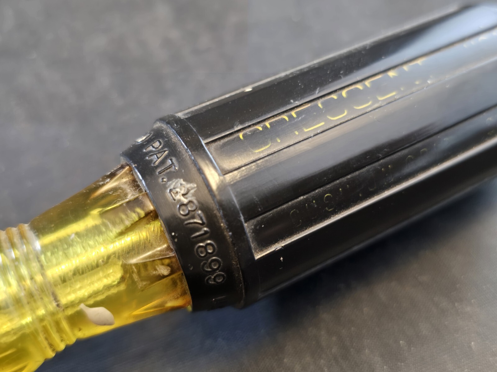 VINTAGE 8″ CRESCENT BRIDGEPORT 20 Cushion Grip Flat Screwdriver USA
