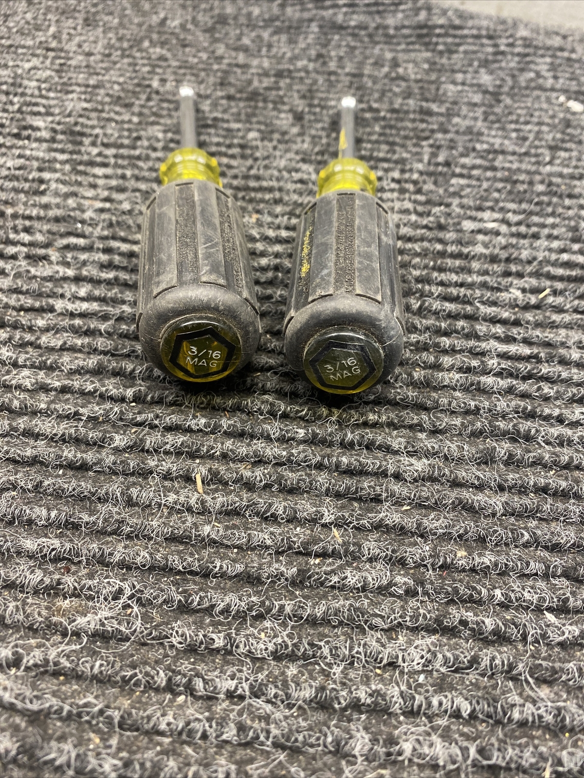 Lot of 2 Klein Tools 3/16″ Cushion-Grip Nut Driver Magnetic – 3″ Shank