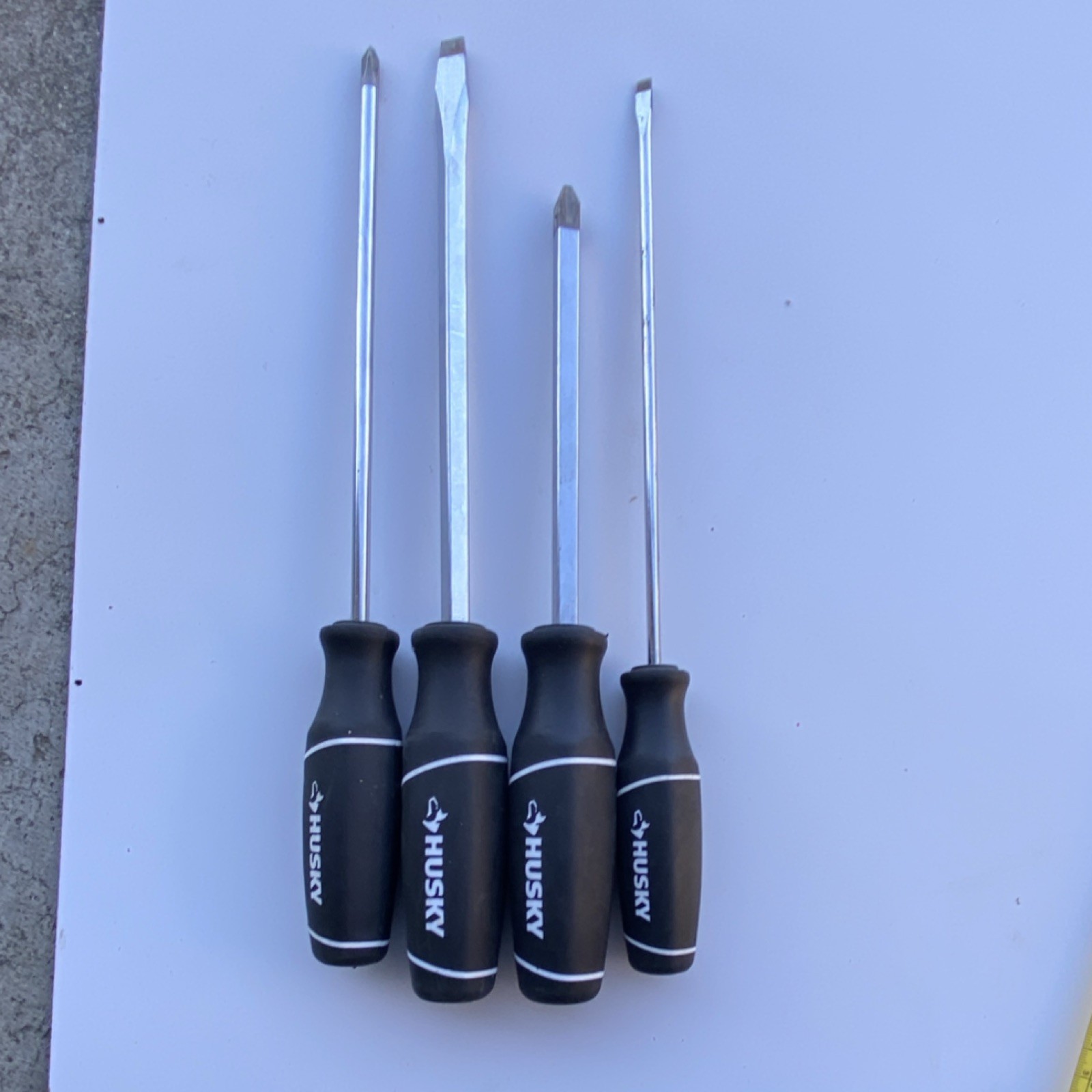 Husky 4 Piece Screwdriver Set Mixed Drive Types Ergonomic Black Standard SAE
