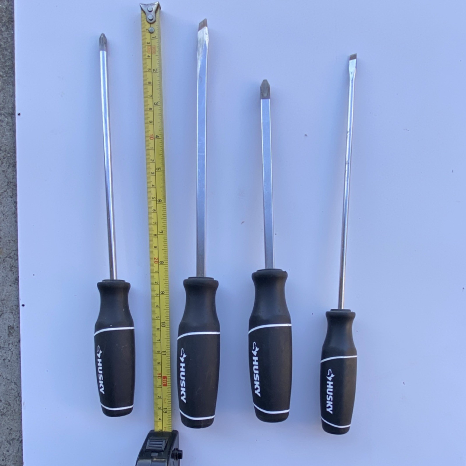 Husky 4 Piece Screwdriver Set Mixed Drive Types Ergonomic Black Standard SAE
