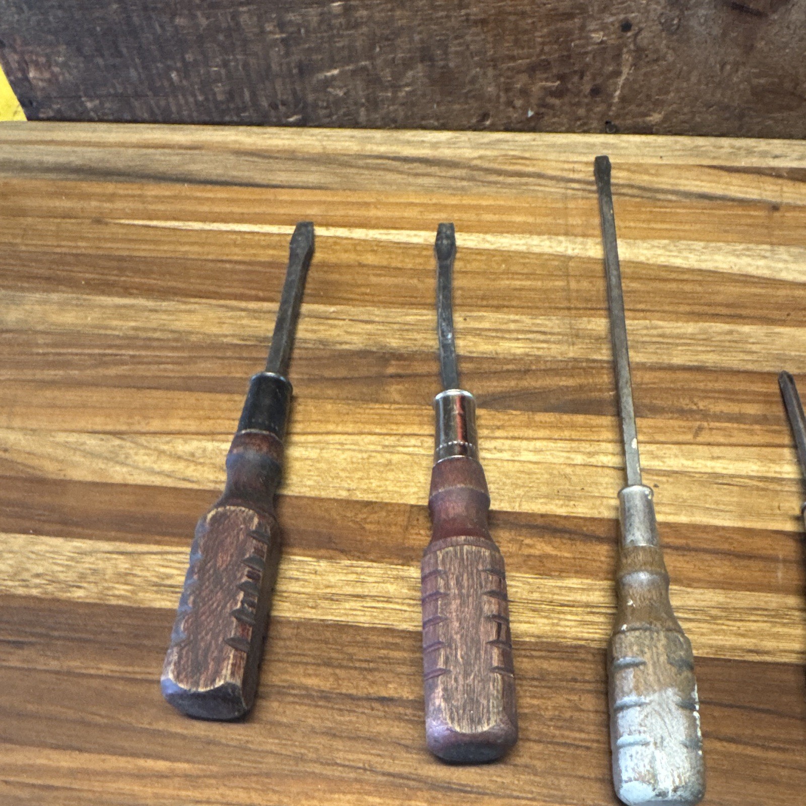 Vintage Wood Handle Screwdriver Set 4pc Brown/Silver China/Taiwan Marked