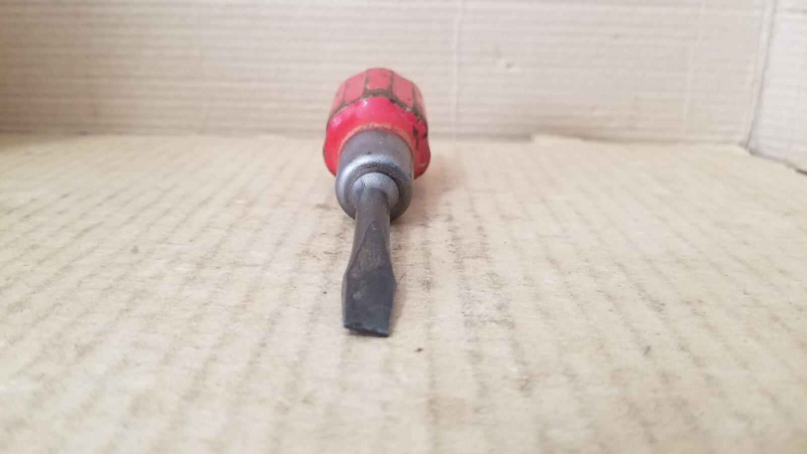 Vintage Red Wood Handle Stubby Flat/Slotted Screwdriver , VGC