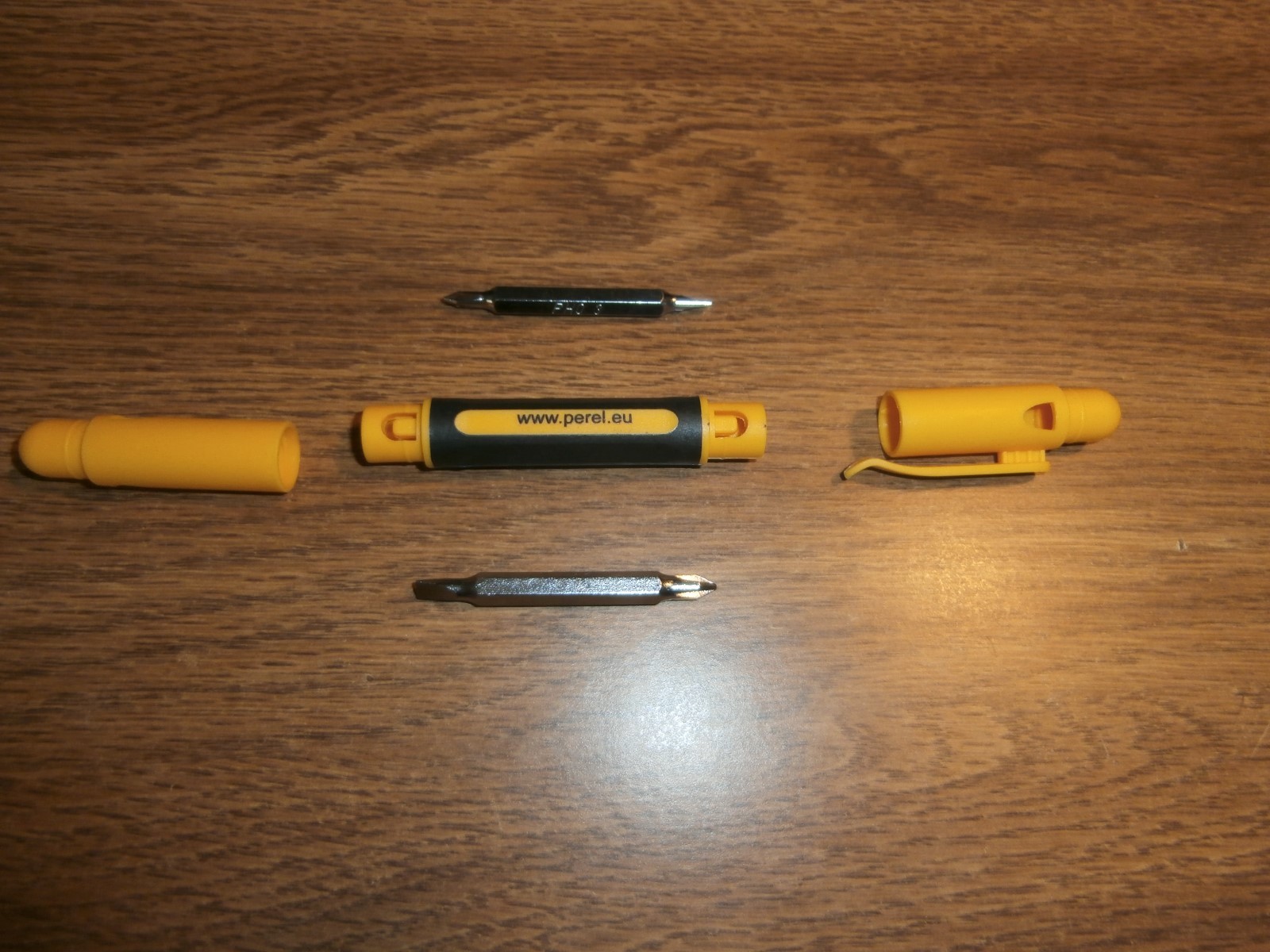 4 IN 1 Screwdriver with Pocket Clip,NEW