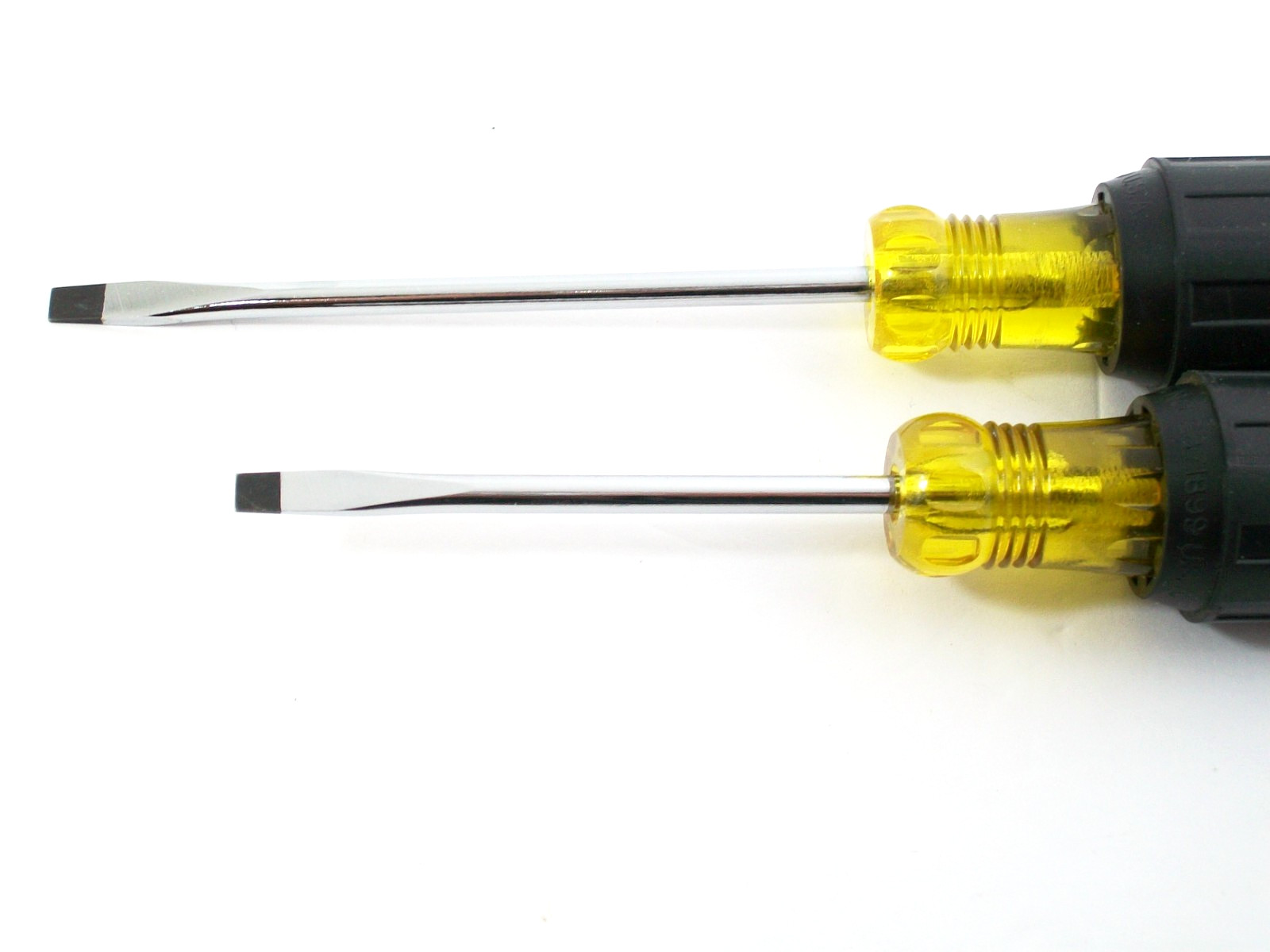 2 KLEIN TOOLS USA UNUSED CUSHION GRIP SLOT SCREWDRIVERS 601-3” & 601-4”