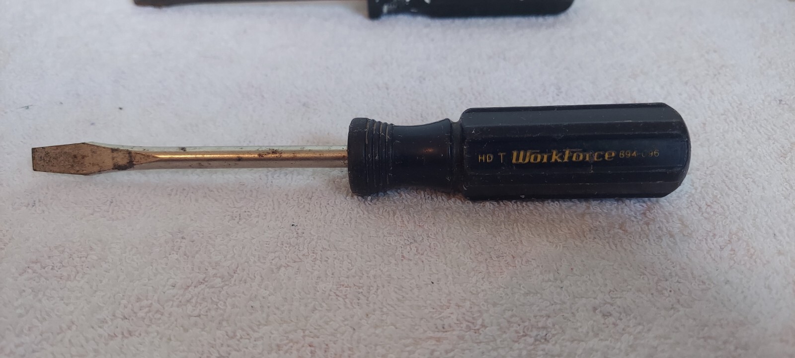 LOT OF 3 VTG PHILLIPS HEAD SCREWDRIVERS * 1 HUSKY USA / 1 WORKFORCE TAIWAN / 1?