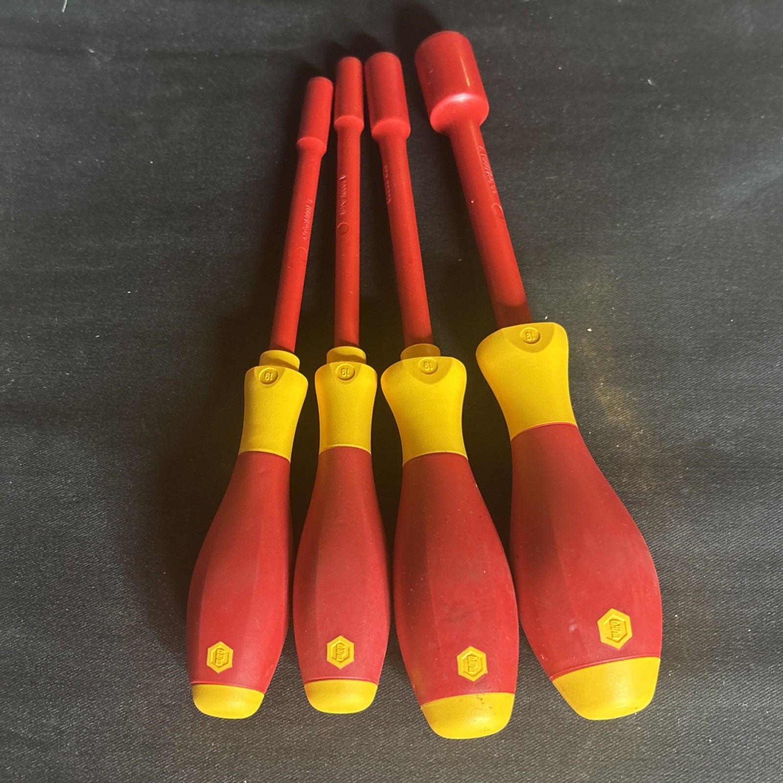 Wiha 4pc Insulated Screwdriver Set Random Drivers See Photos and Description