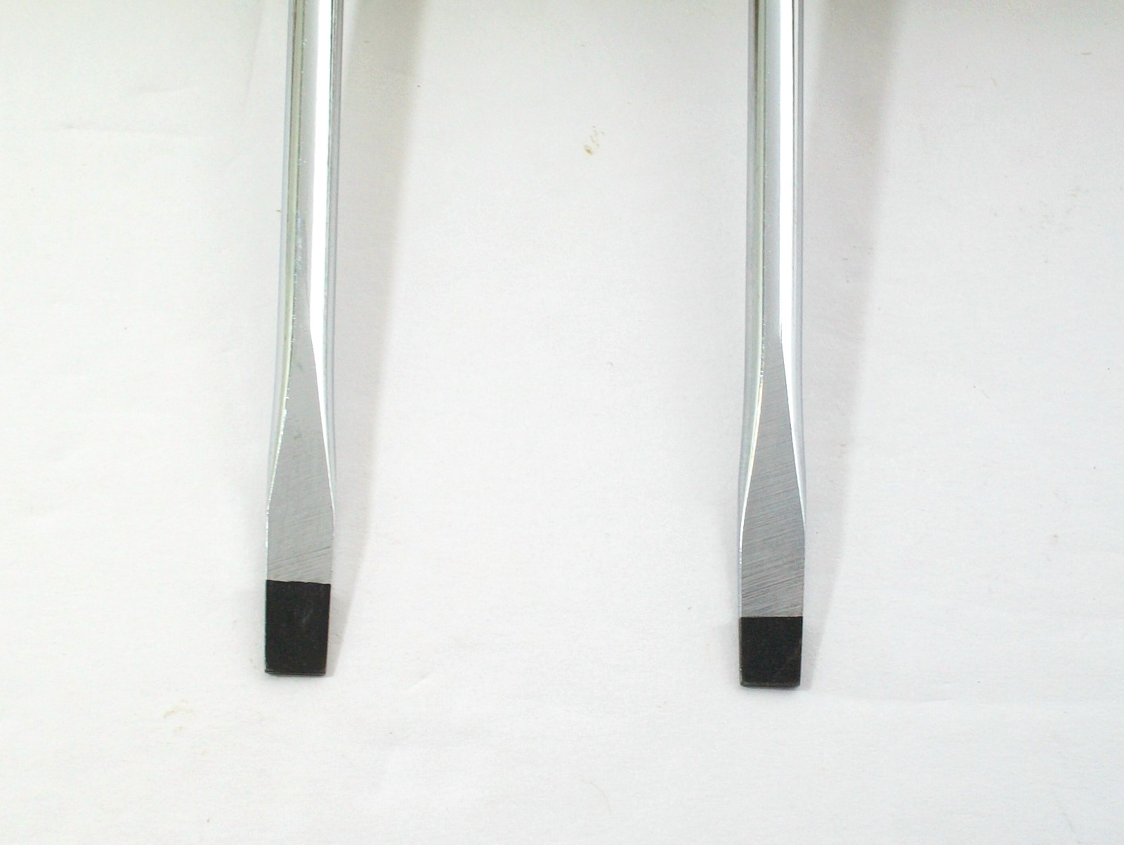 2 KLEIN TOOLS USA UNUSED CUSHION GRIP SLOT SCREWDRIVERS 601-3” & 601-4”