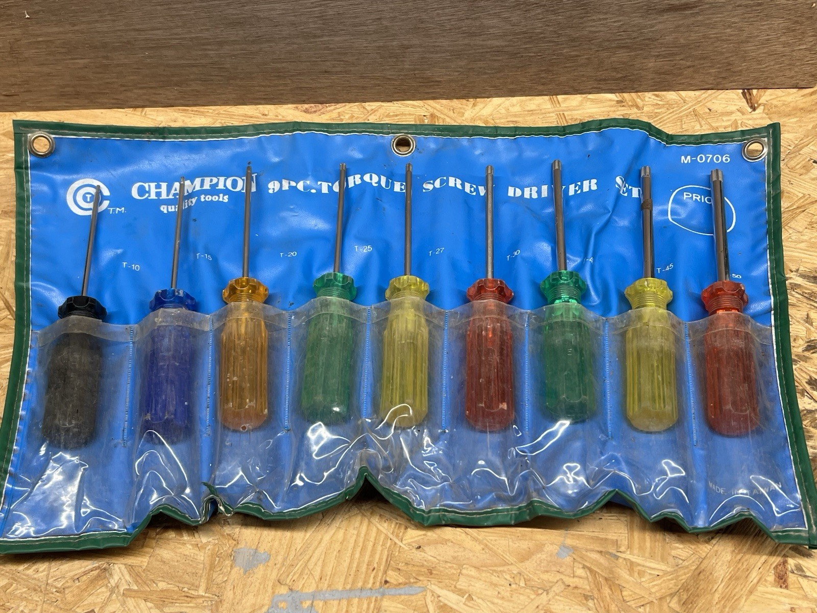 Champion 9 Piece Torque Screwdriver Set W/ Tool Roll