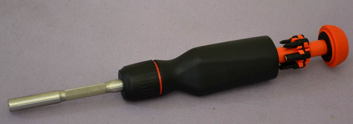 LTT Linus Tech Tips Multi-Bits Orange/Black Ratcheting Screwdriver — Excellent