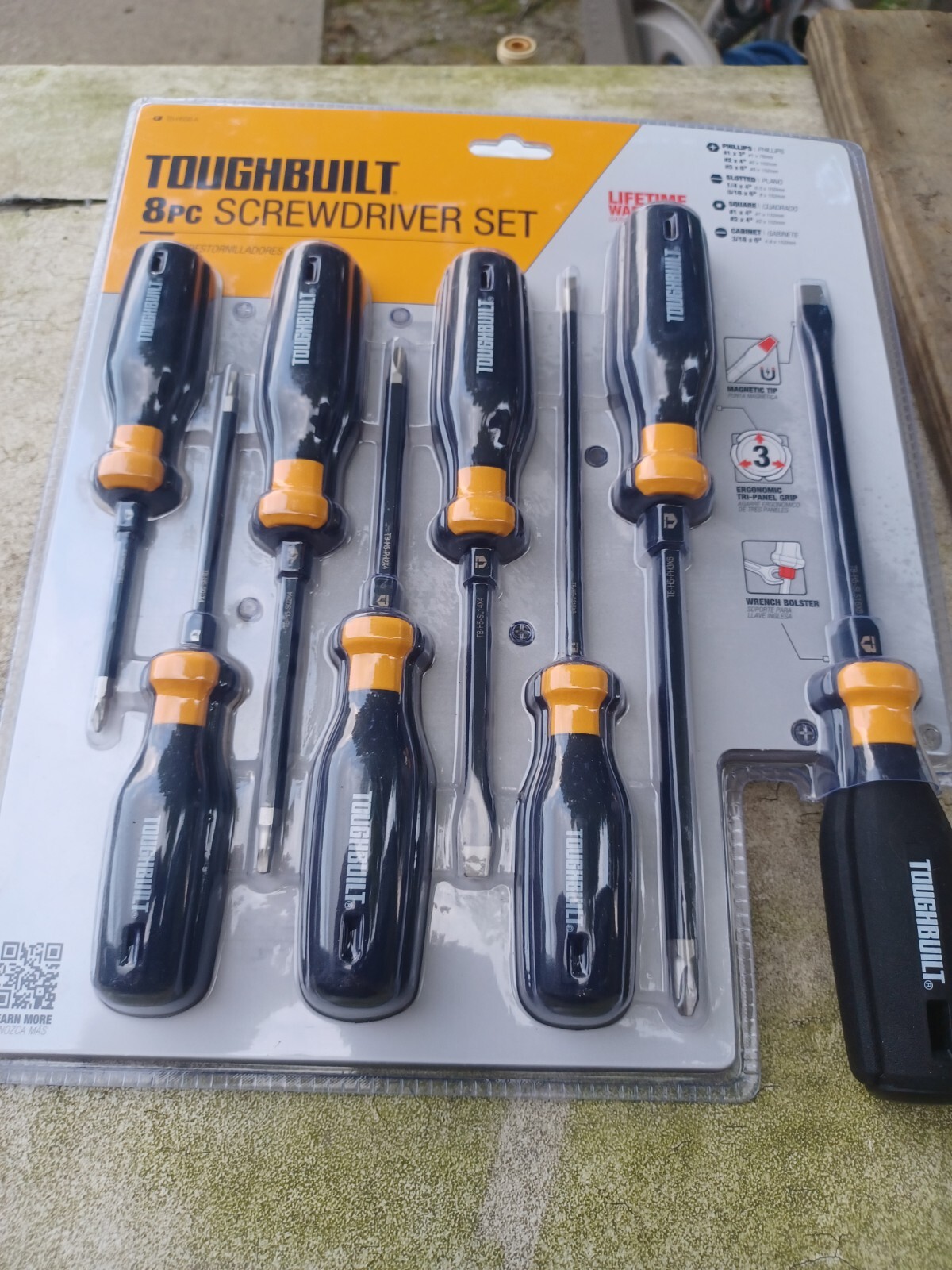 ToughBuilt® 8-Piece Tri-Panel Rubber Handle Magnetic Screwdriver Set TB-H5S8-A