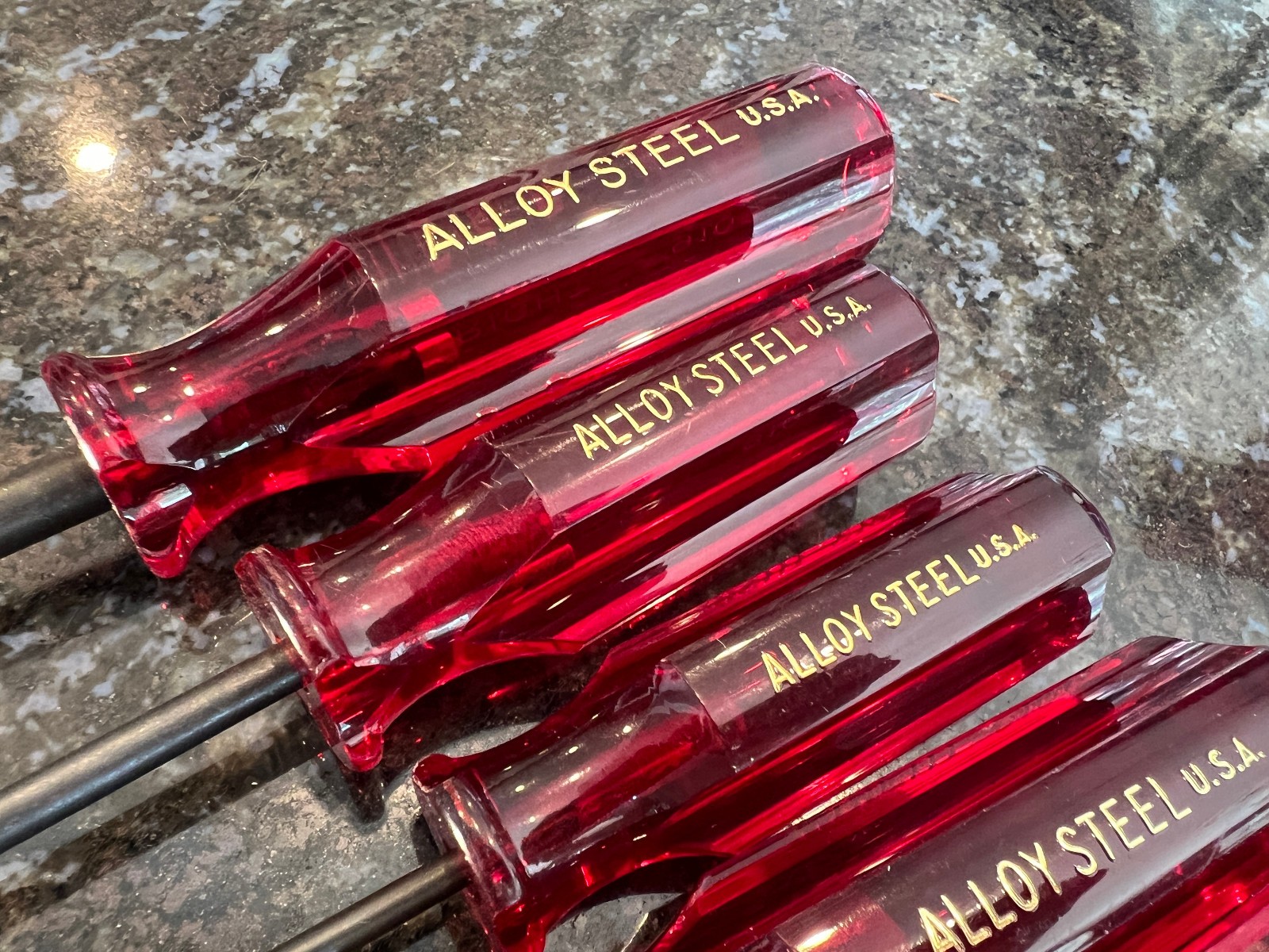 Wright USA 6 Pc Screwdriver Set Phillips and Slotted Alloy Steel Red Handles