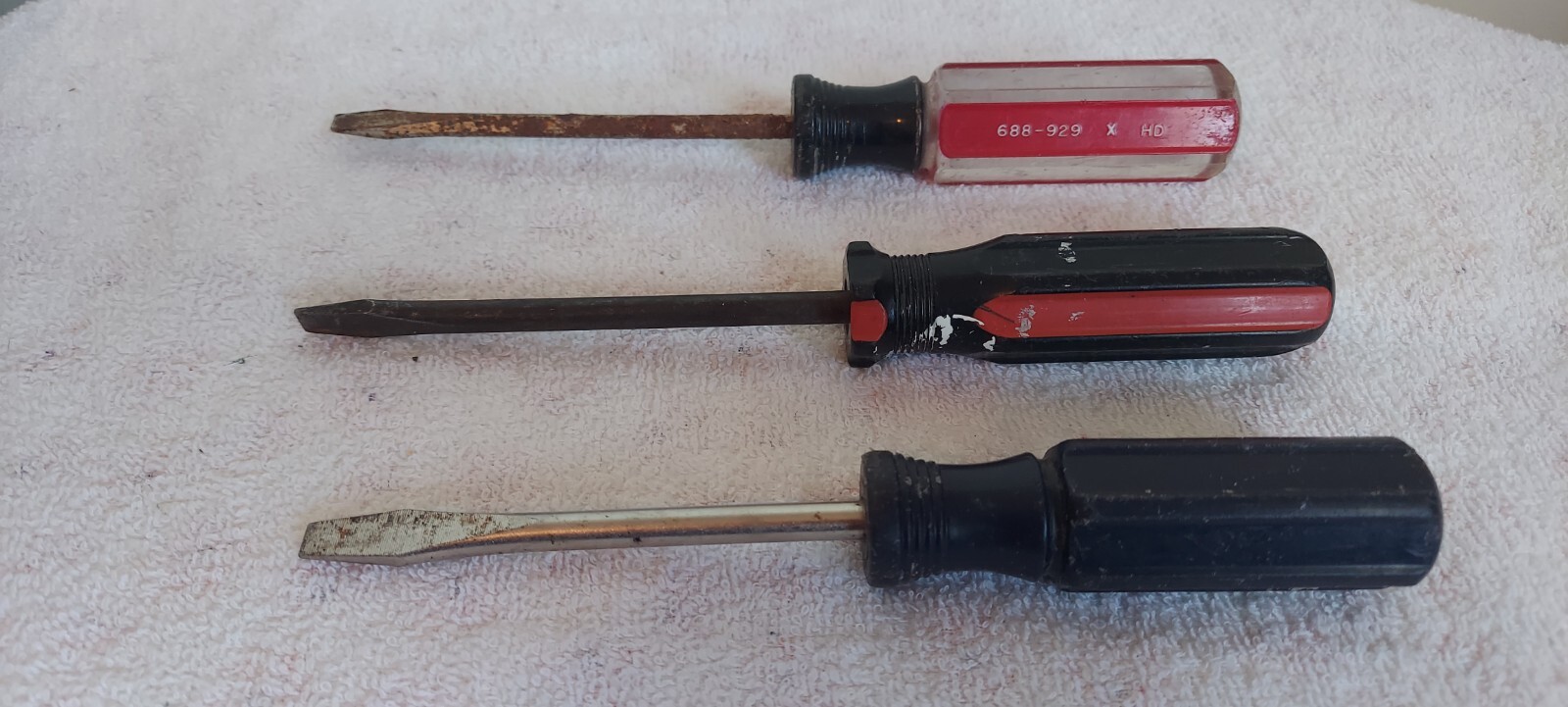 LOT OF 3 VTG PHILLIPS HEAD SCREWDRIVERS * 1 HUSKY USA / 1 WORKFORCE TAIWAN / 1?