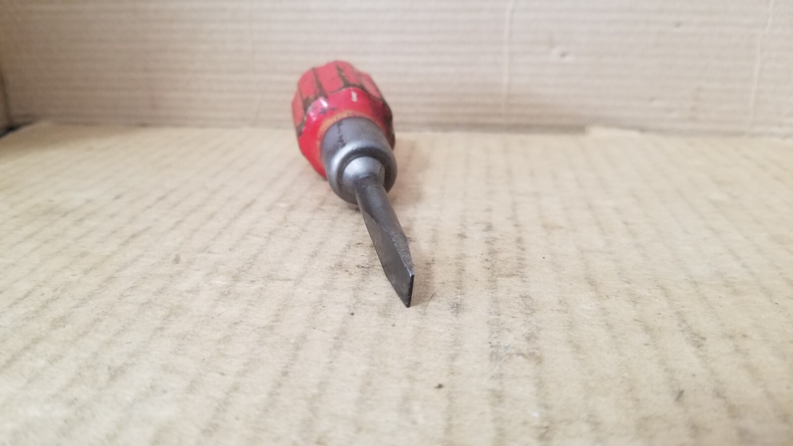 Vintage Red Wood Handle Stubby Flat/Slotted Screwdriver , VGC