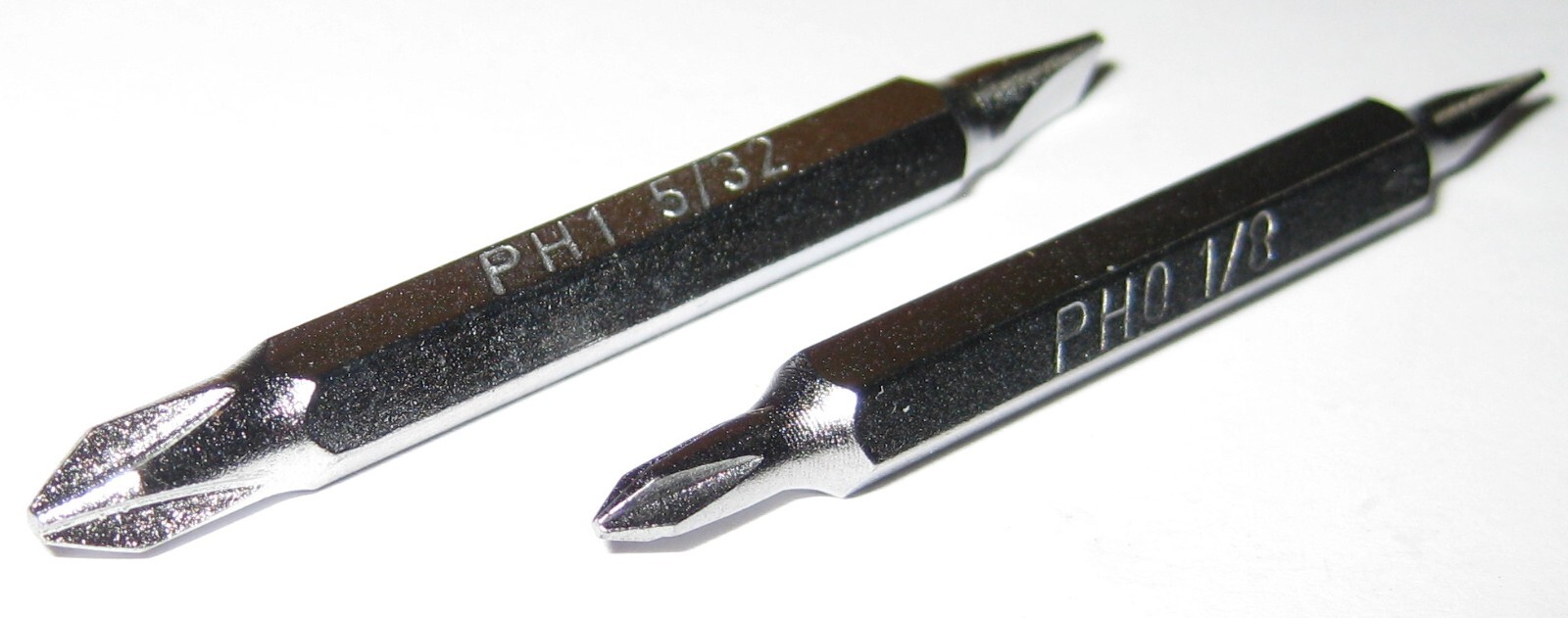 4 in 1 Pocket Screwdriver with Phillips PH0 PH1 and Flat 1/8″ and 5/32″ Bits