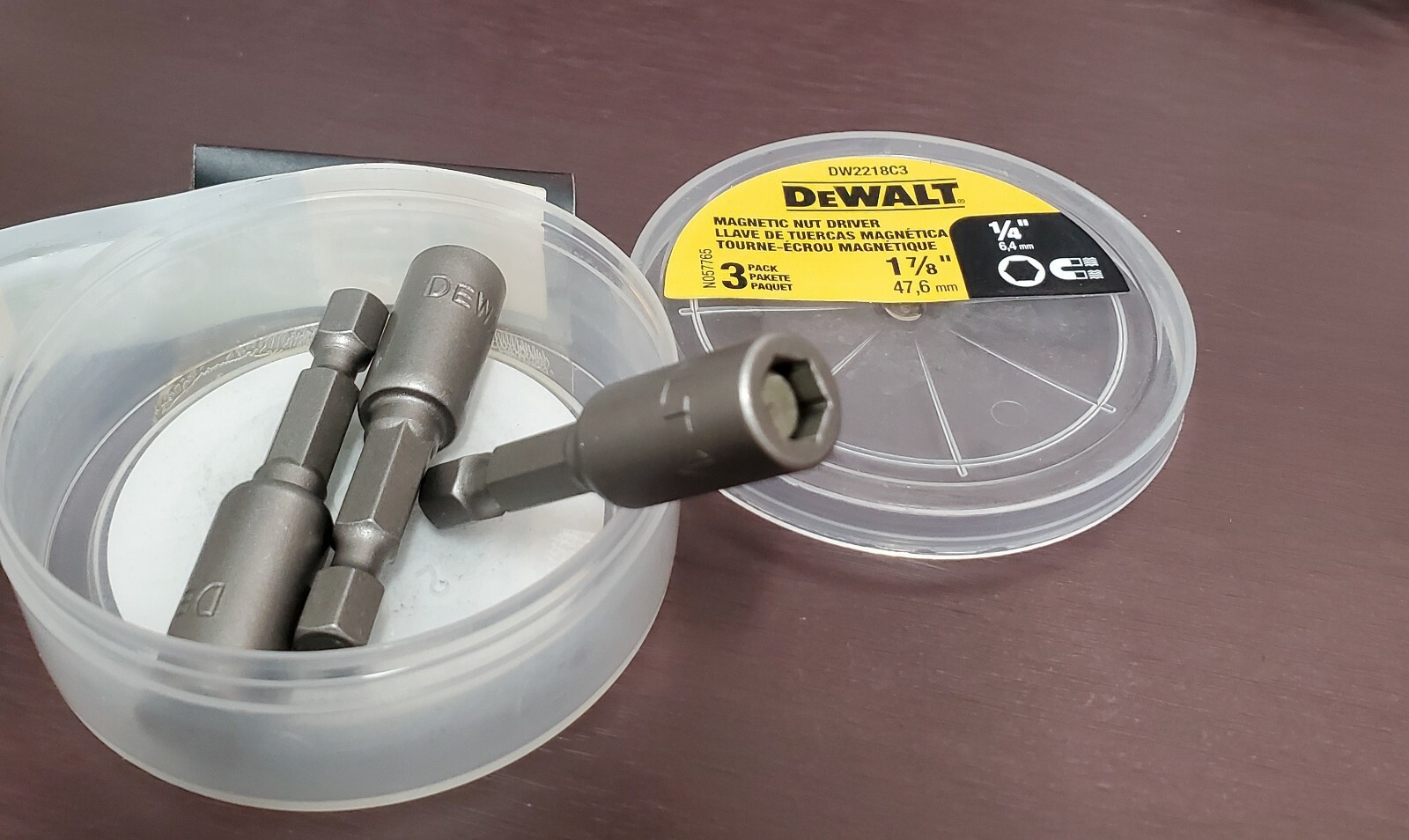 DeWALT 1/4″ Magnetic Nut Setter 1-7/8″ long DW2218C3 — 1 Pack of 3 Bits