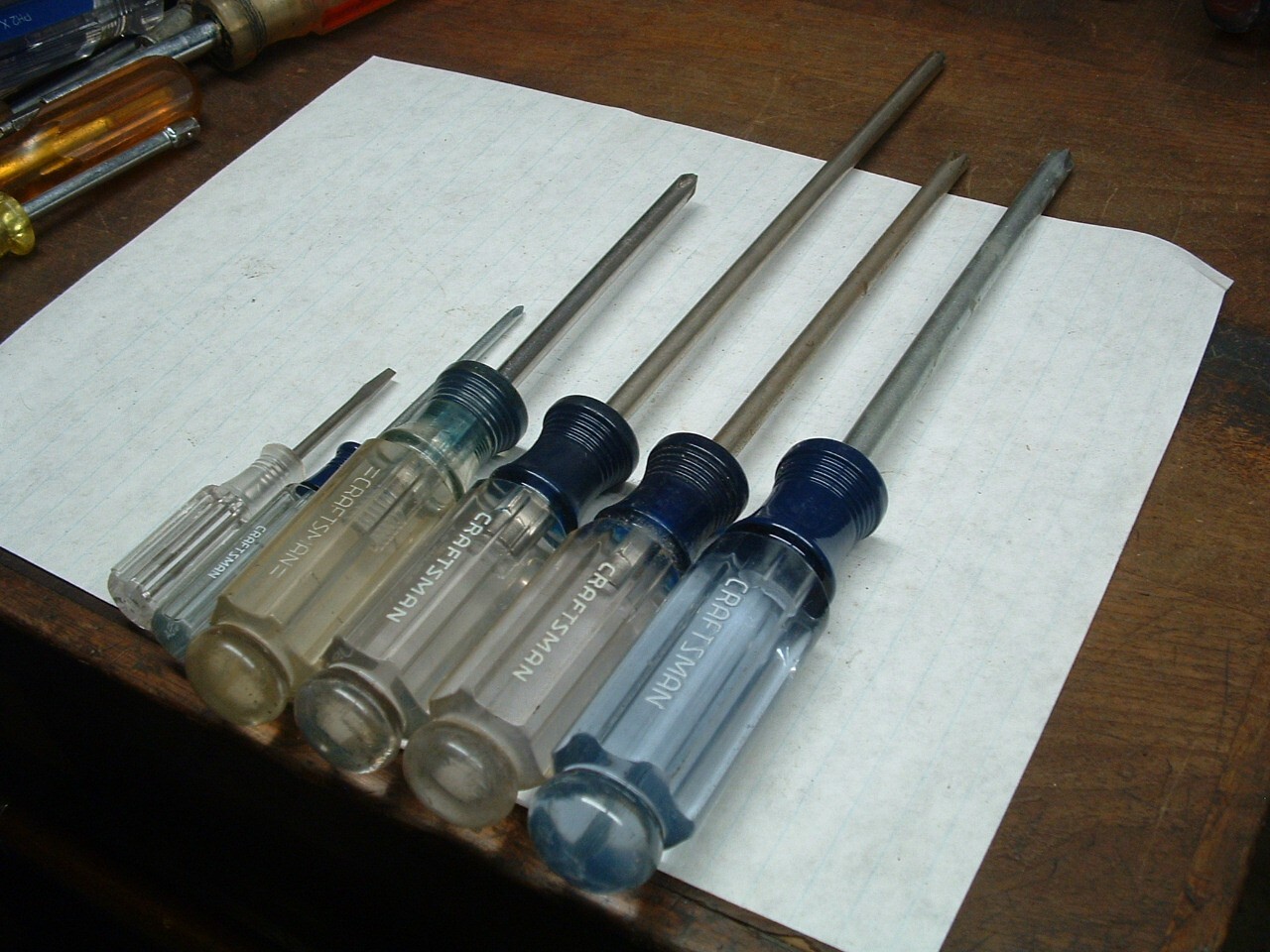 6 CRAFTSMAN SCREWDRIVERS 5 PHILLIPS HEADS AND 1 FLAT HEAD ALL MADE IN THE USA