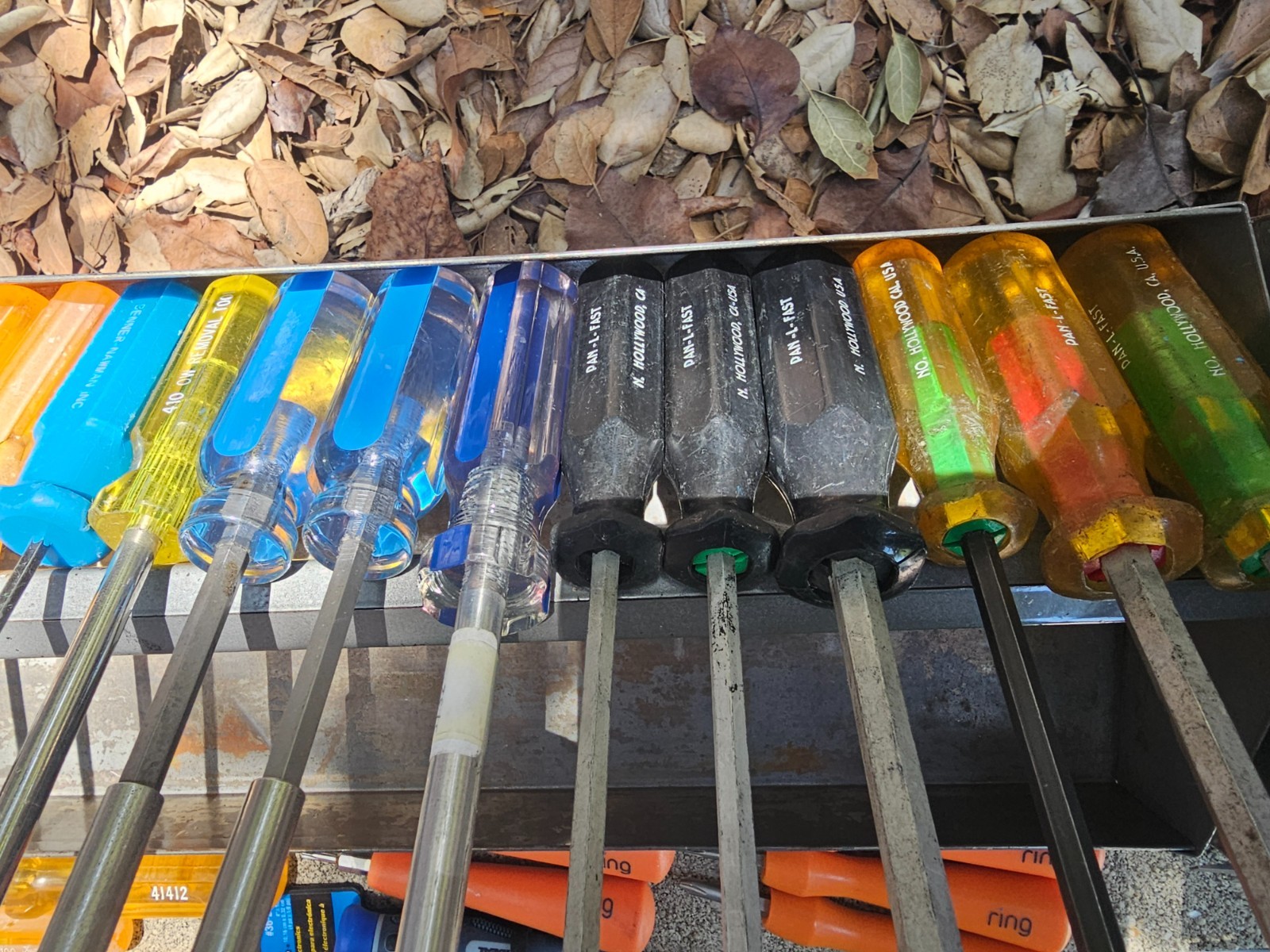 Huge Lot of 57 Screwdrivers Specific Tips Mixed With Nice Metal 17″x7.5″x7″ Case