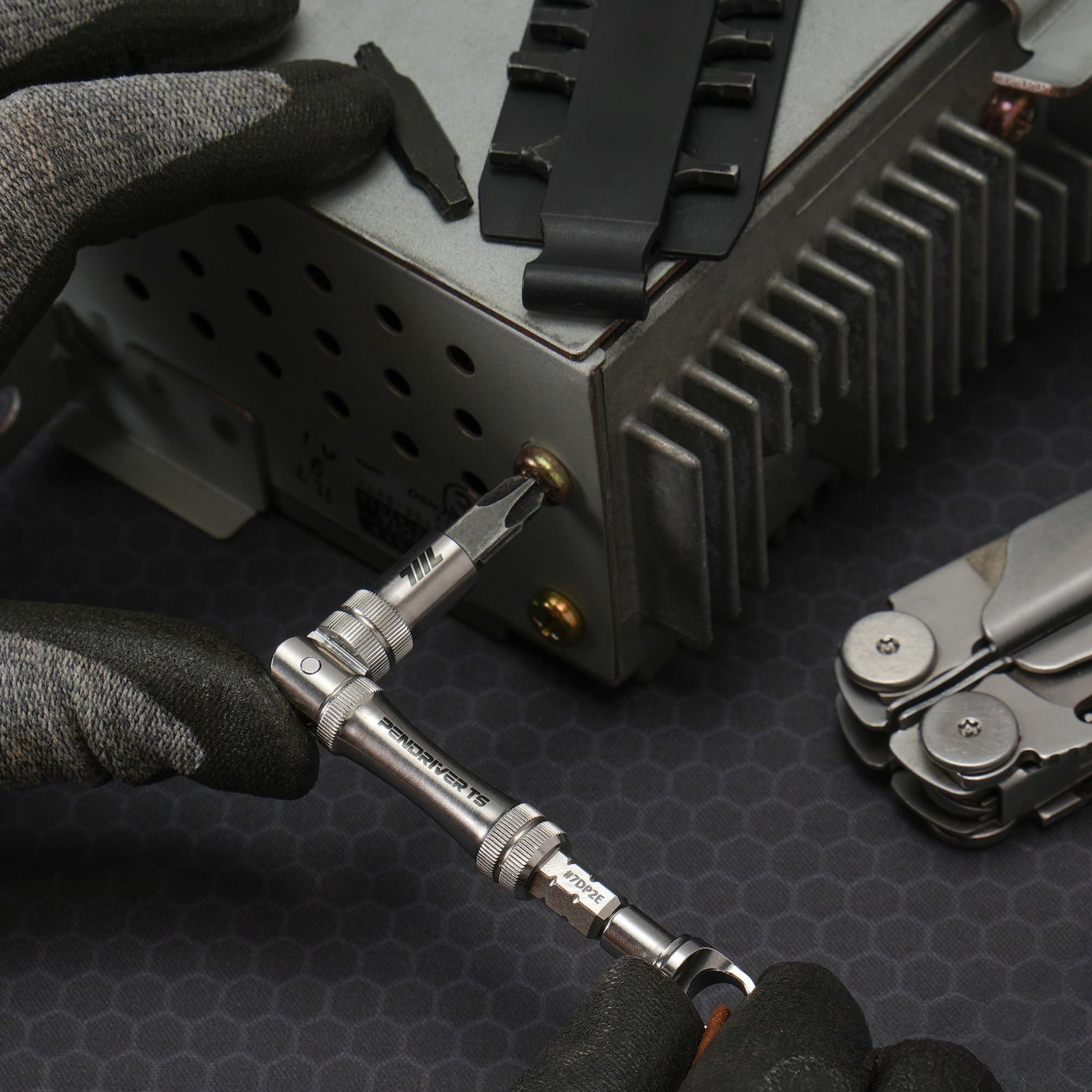 711L Pen Driver TS – Compact EDC Bit with Foldable L-Handle and Silver