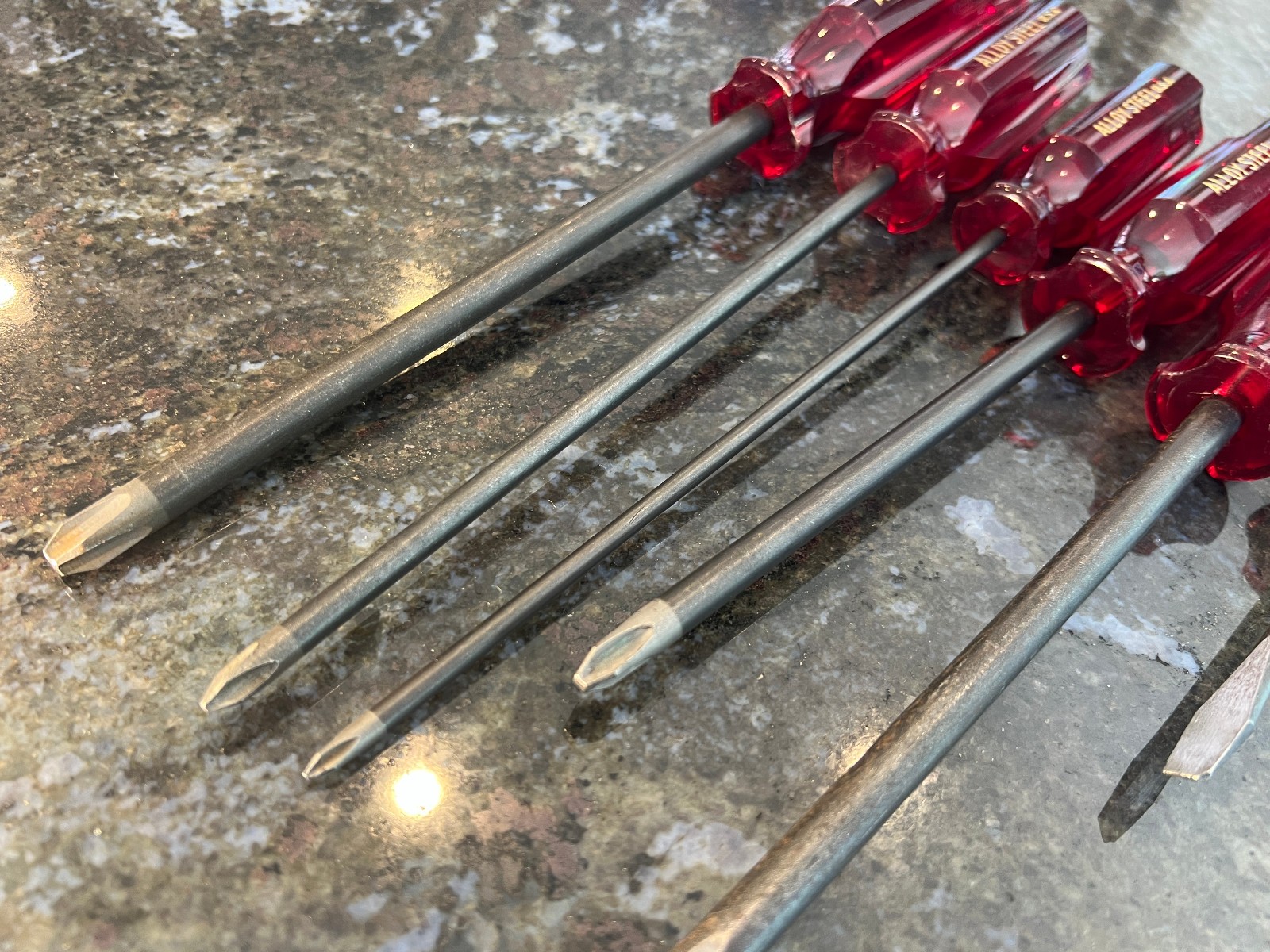 Wright USA 6 Pc Screwdriver Set Phillips and Slotted Alloy Steel Red Handles