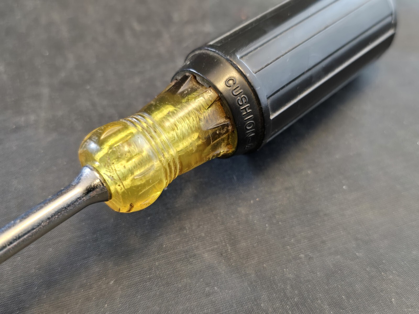 VINTAGE 8″ CRESCENT BRIDGEPORT 20 Cushion Grip Flat Screwdriver USA