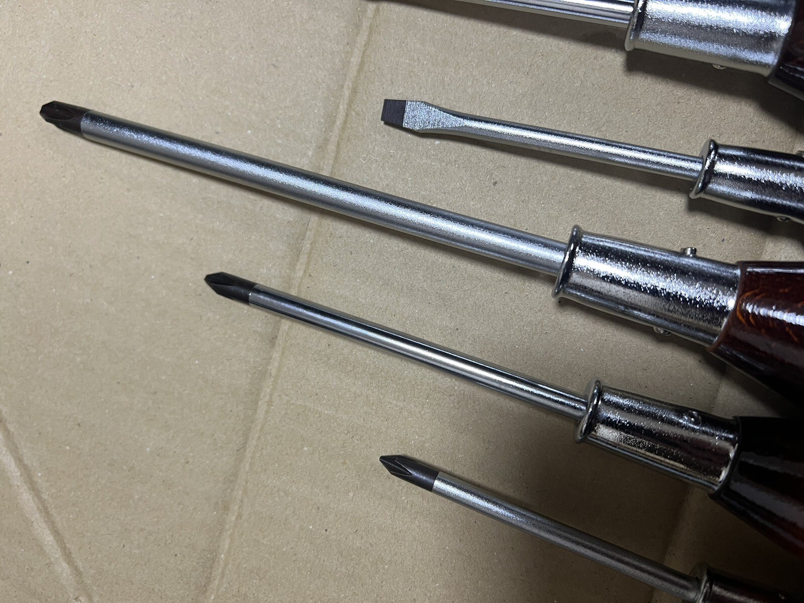 VESSEL 100 Phillips flat screwdriver 6-piece set penetrating wooden handle Japan