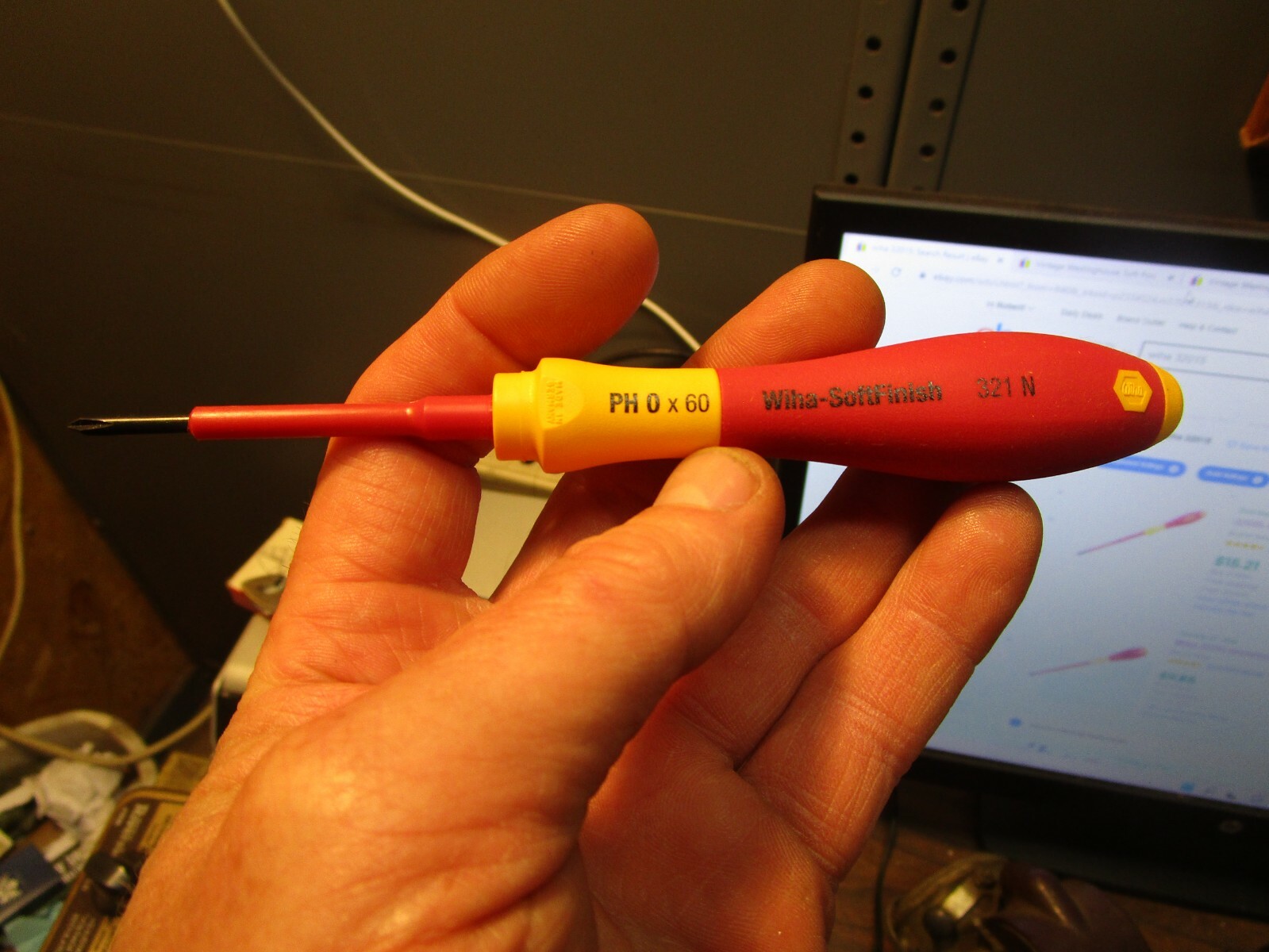 New WIHA 32100 Phillips Insulated 1000V #0 X 60 mm Cushion Grip Screwdriver