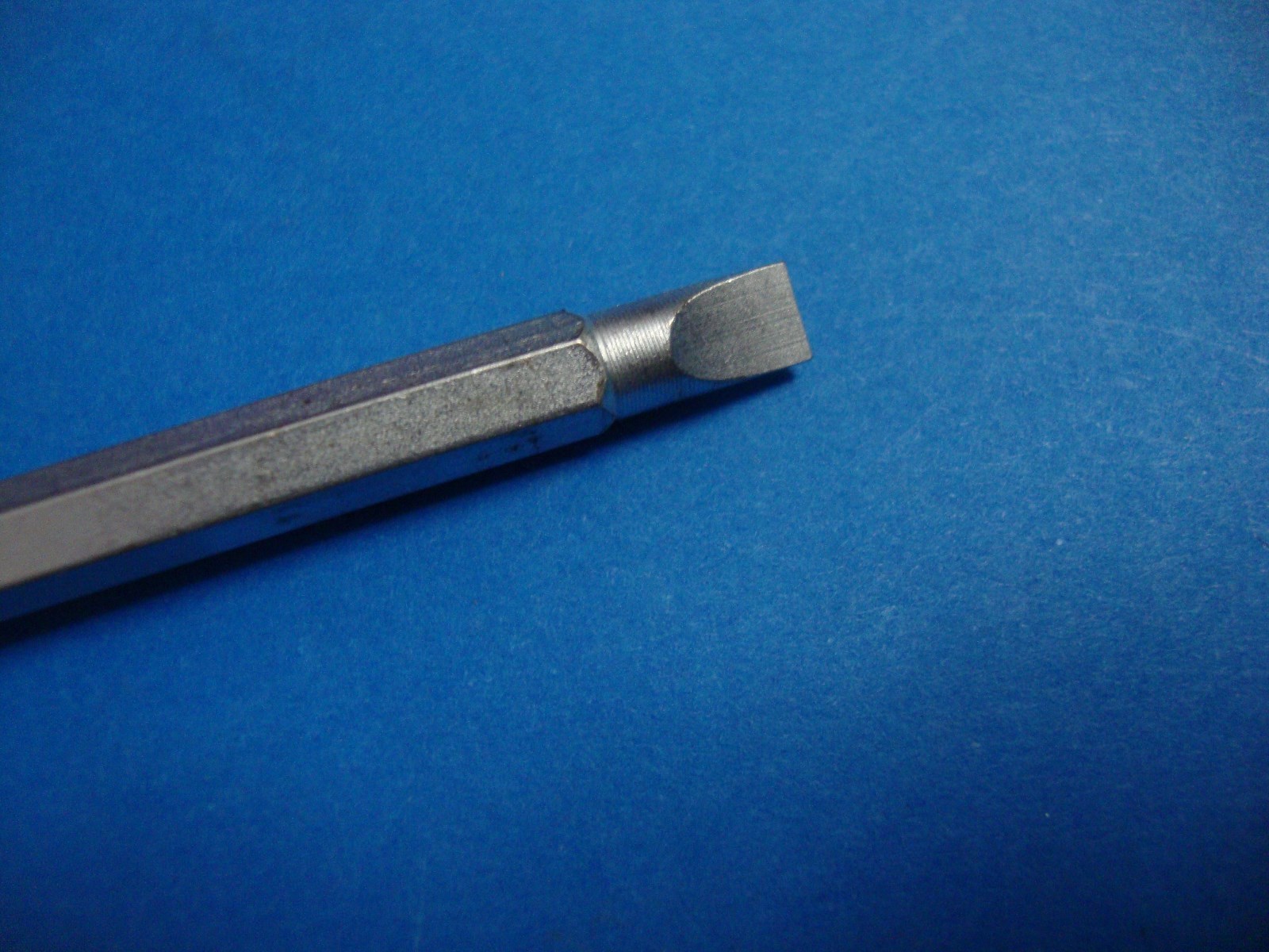 2-in-1 Reversible Blade Screwdriver with Phillips/Flat