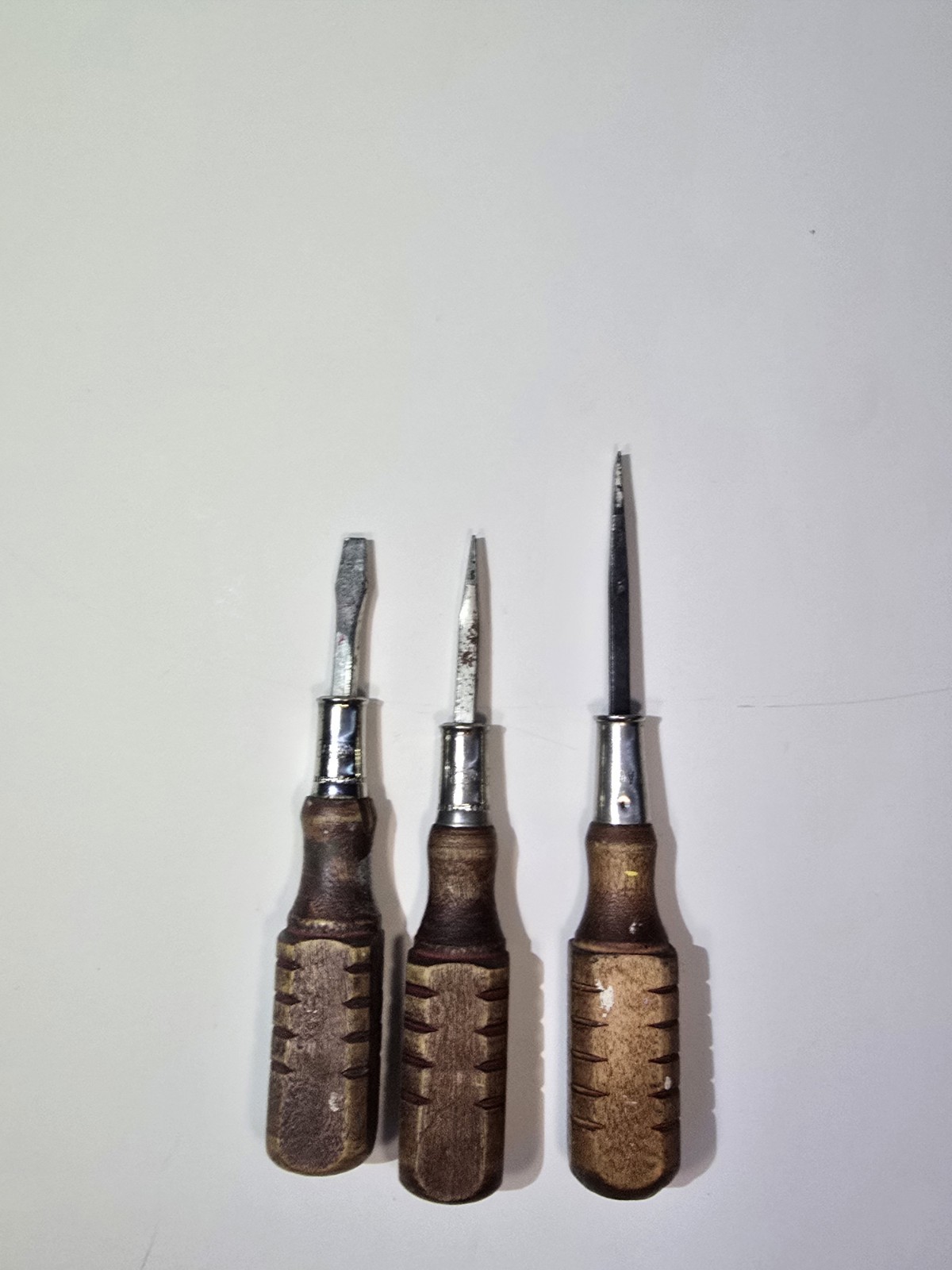 Vintage Mac Tools & Taiwan Wood Handle Screwdriver Set Lot Of 3 Flathead Slotted