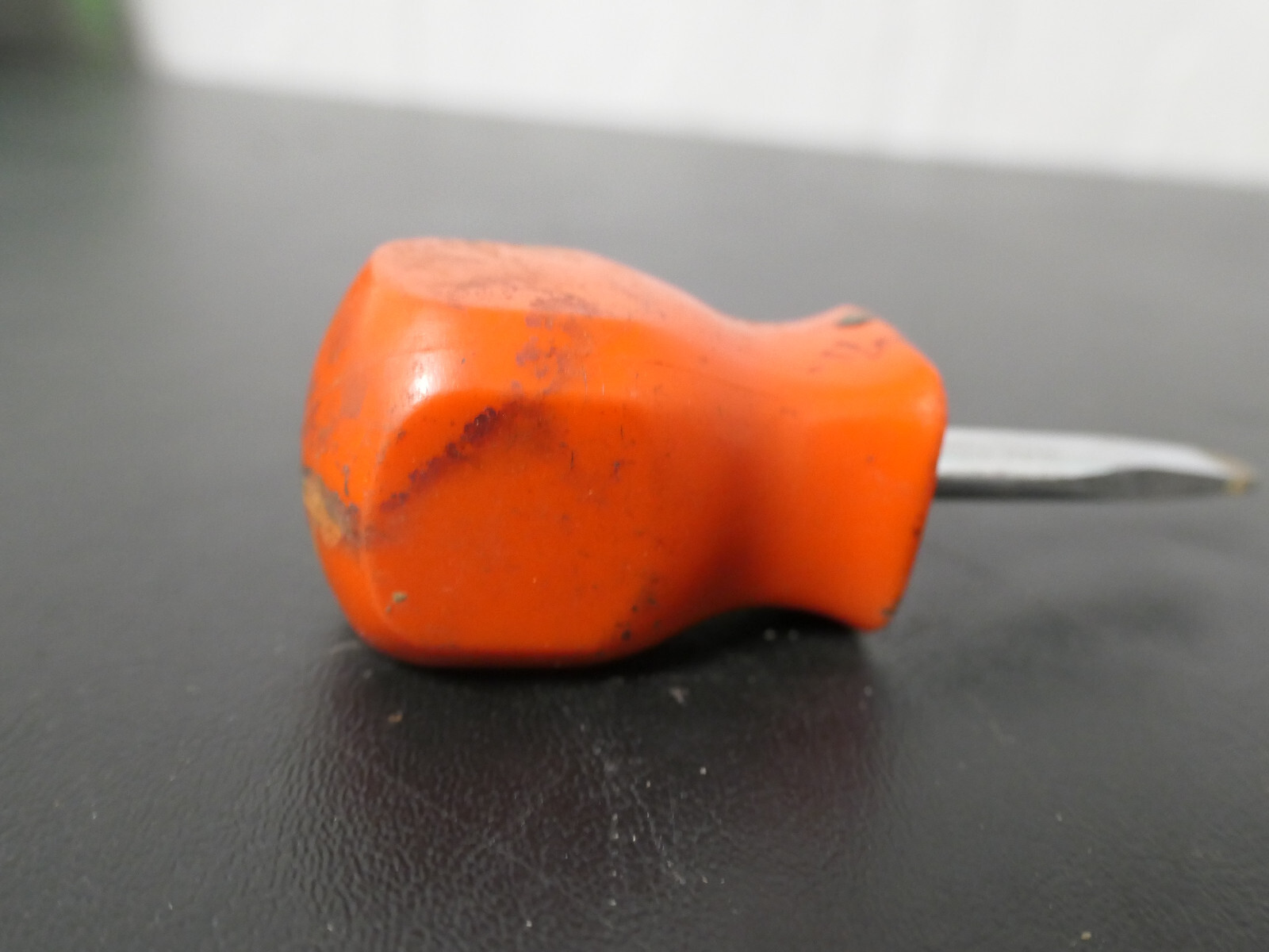 MAC Tools PNR2SA Stubby Comfort-Grip Flat Screwdriver 1/4″ * Red VG